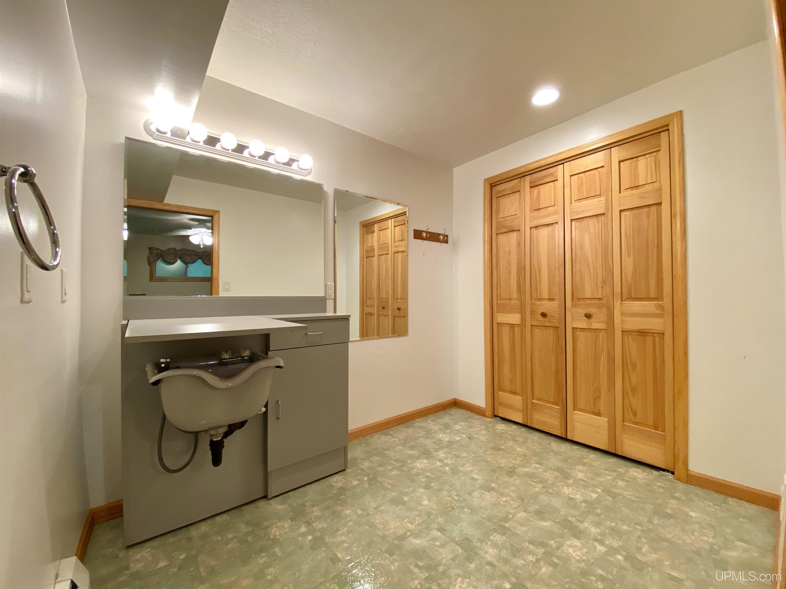 737 Grove Street, Marquette, MI, 49855