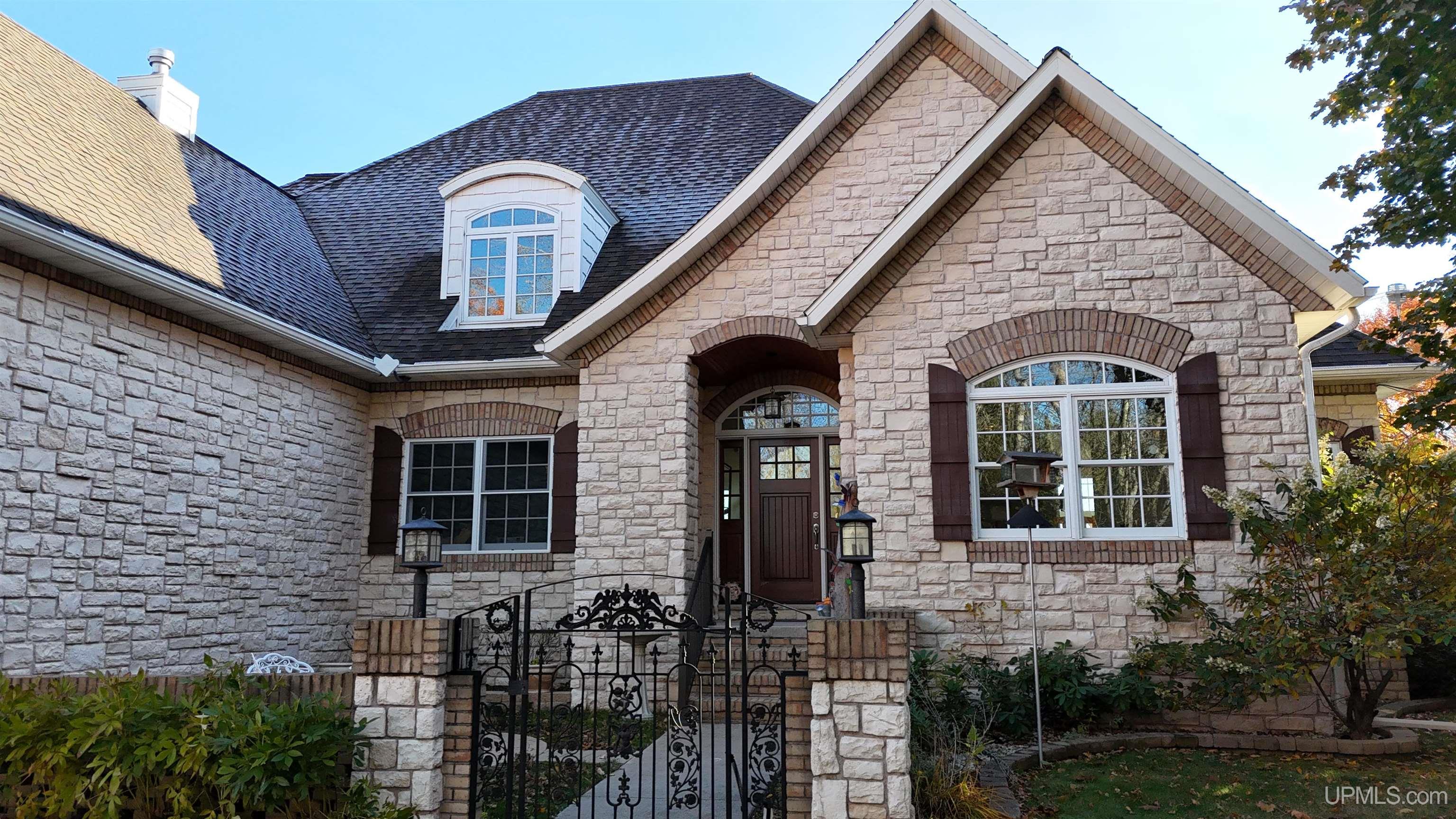 Homes for sale in Michigamme, MI | 279 Black Rd, Michigamme, MI 49861 | MLS# 50158893