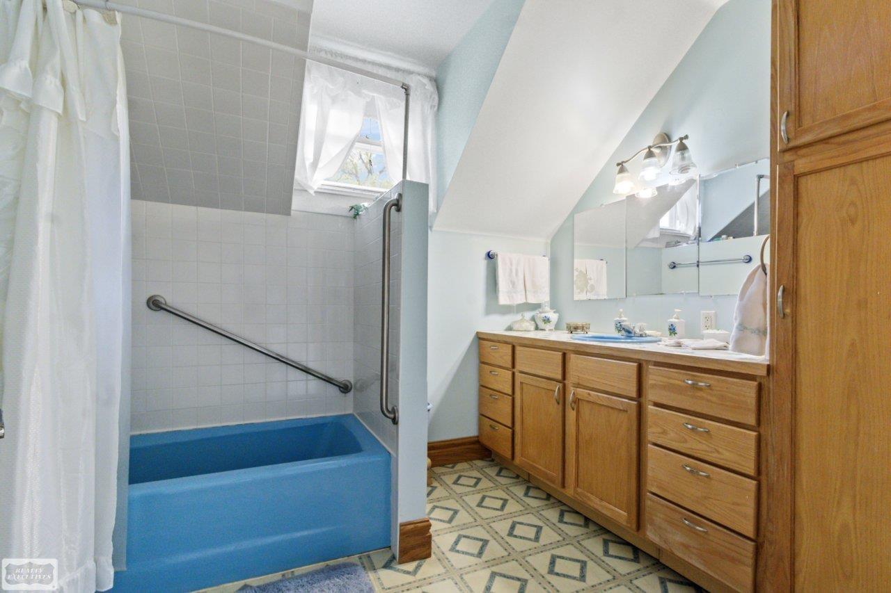 5405 S Lakeshore Road, Harbor Beach, MI, 48441