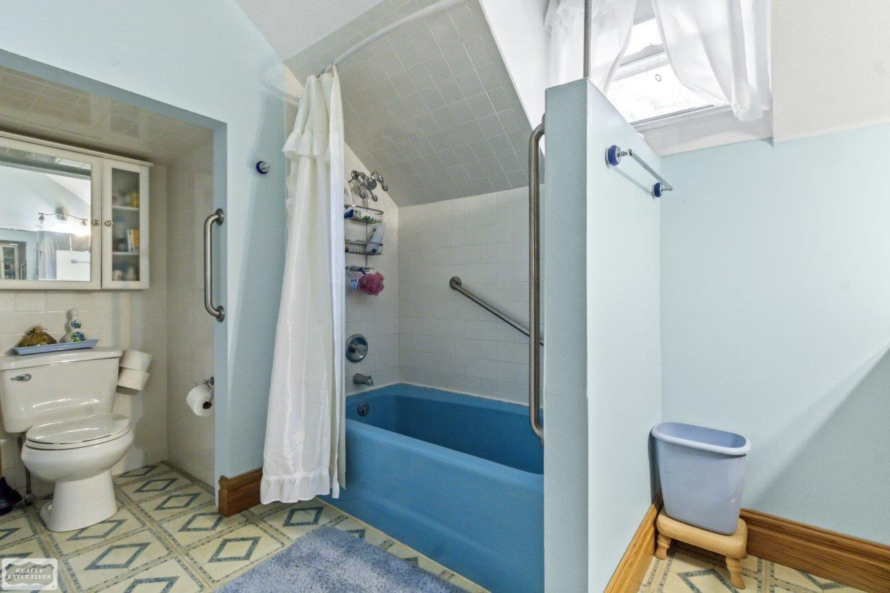 5405 S Lakeshore Road, Harbor Beach, MI, 48441