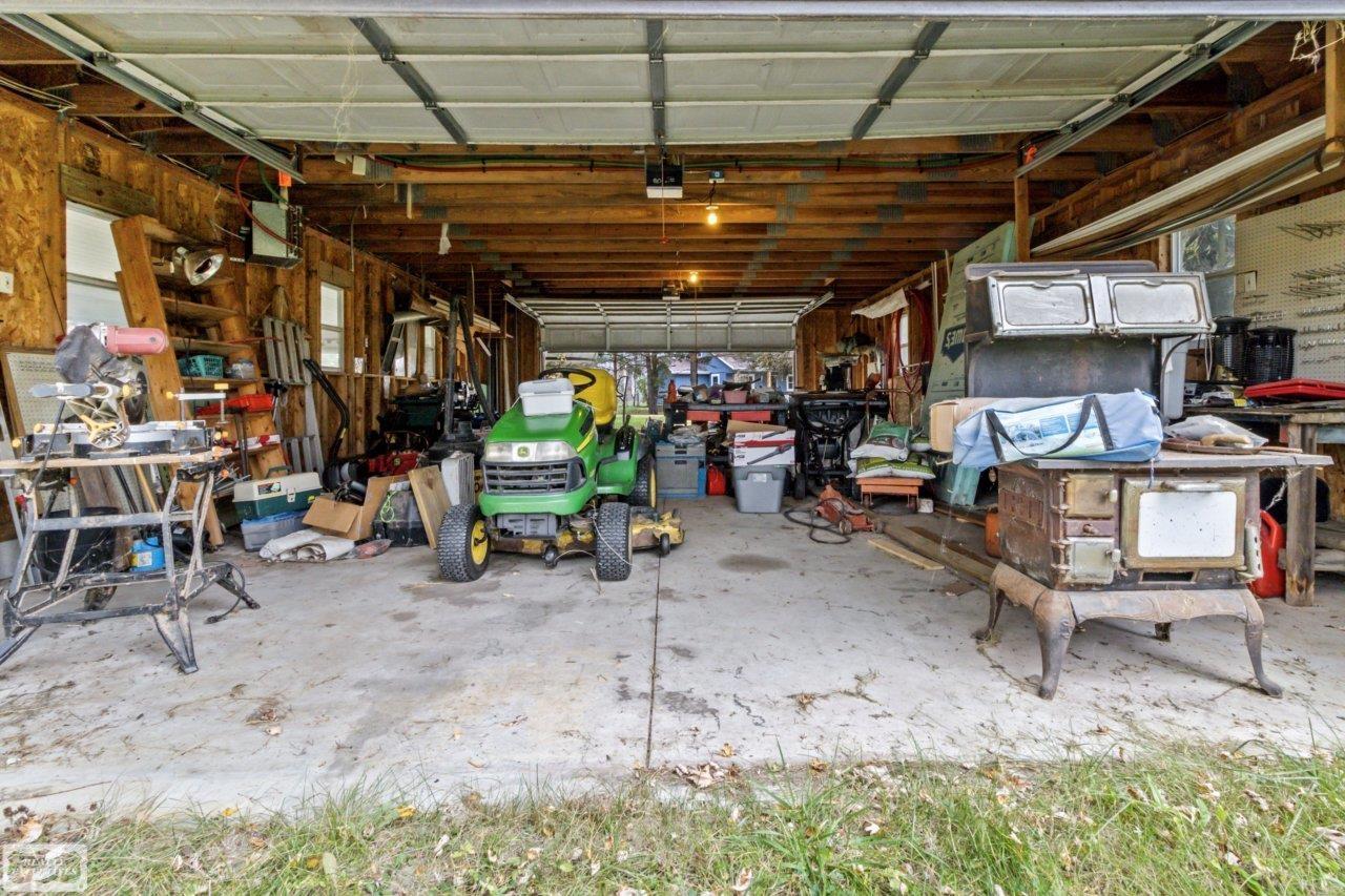 5405 S Lakeshore Road, Harbor Beach, MI, 48441