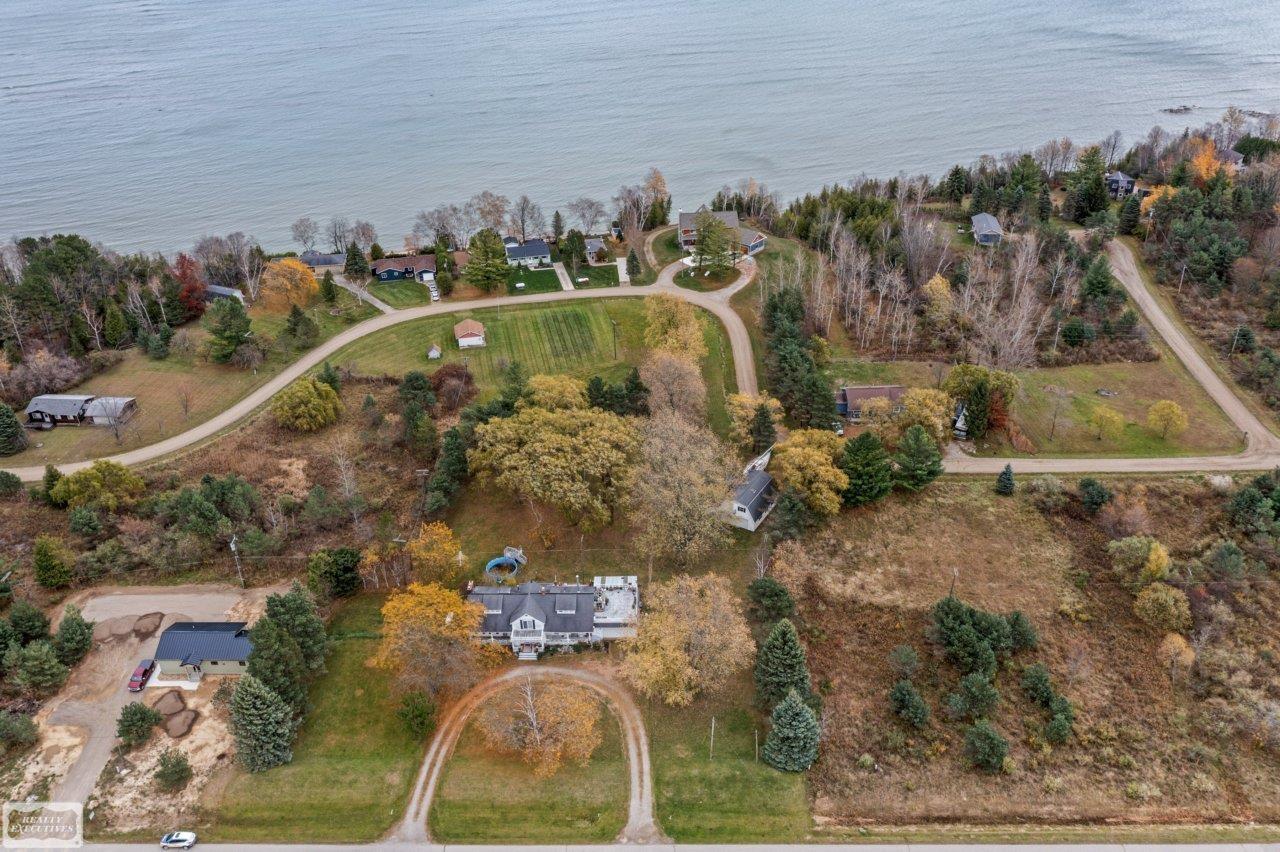 5405 S Lakeshore Road, Harbor Beach, MI, 48441