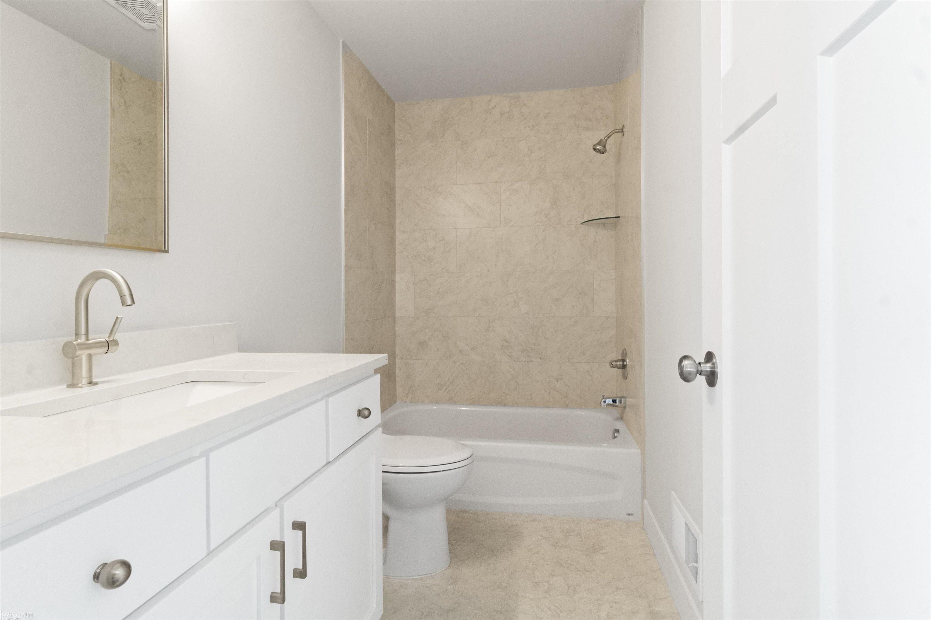  UNIT 14, New Baltimore, MI, 48051