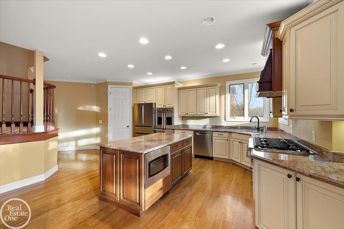 Rochester Hills, MI, 48306-3584