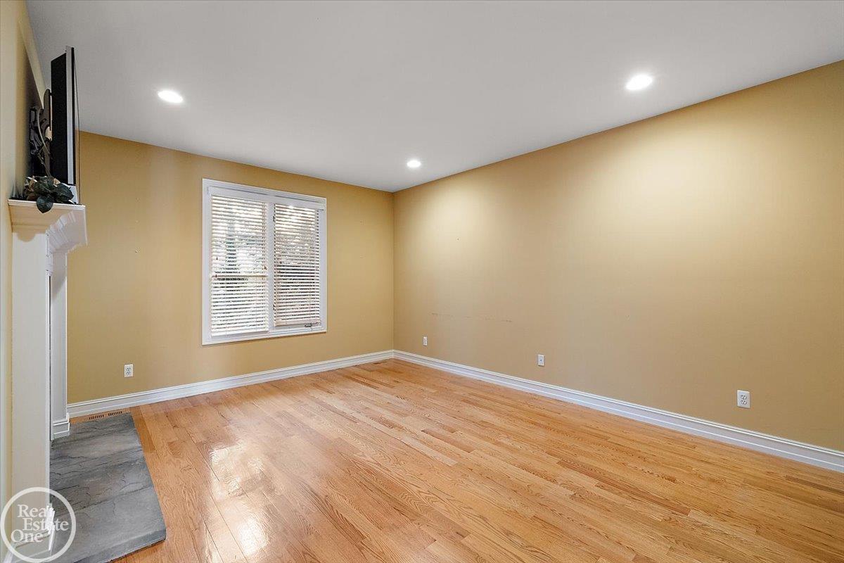 Rochester Hills, MI, 48306-3584