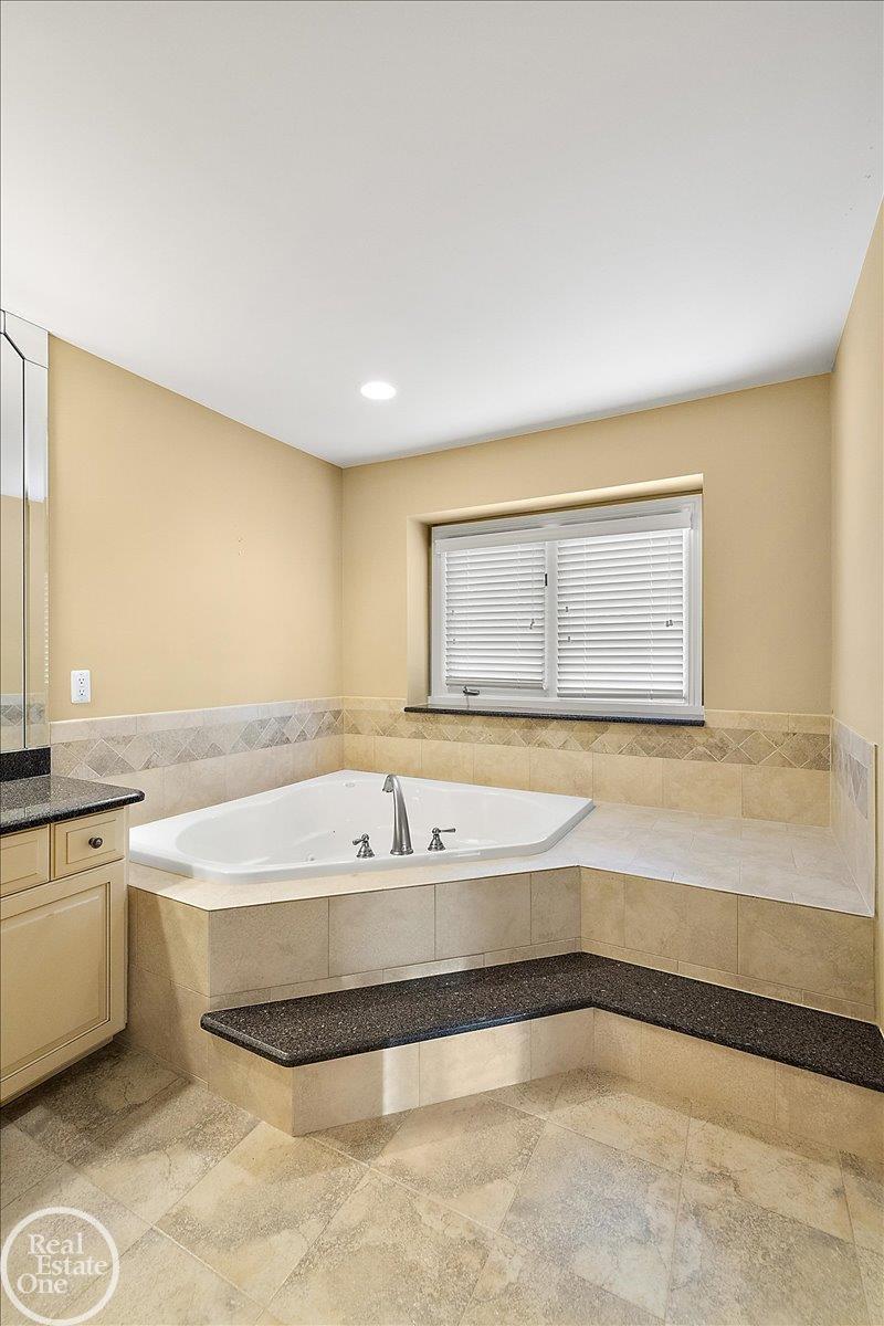 Rochester Hills, MI, 48306-3584