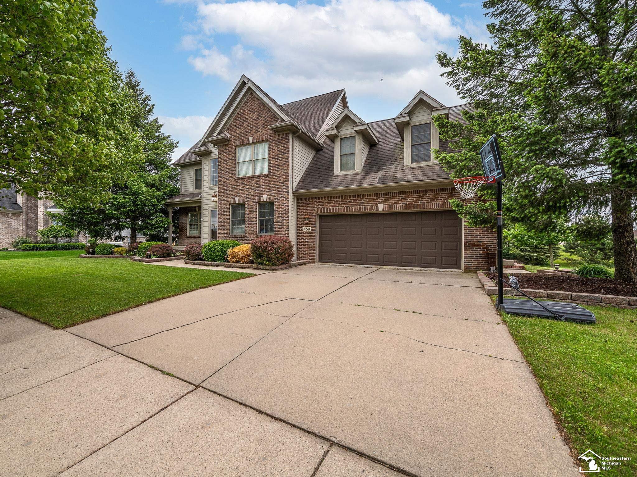 Homes for sale in Dundee Village Monroe, MI | 469 Corinth Cir, Dundee Village Monroe, MI 48131 | MLS# 57050175241