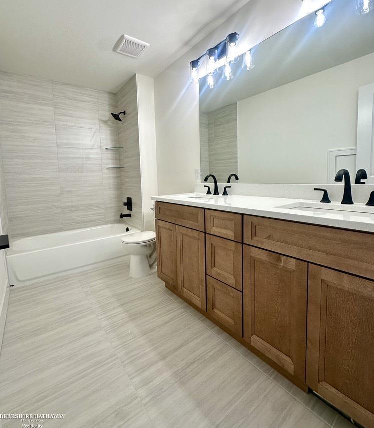 50574 Mistwood Drive, Macomb, MI, 48042