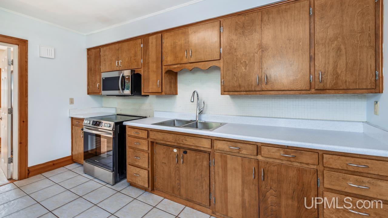 5th image of 1305 W B St, Iron Mountain, MI 49801 | MLS# 50180917