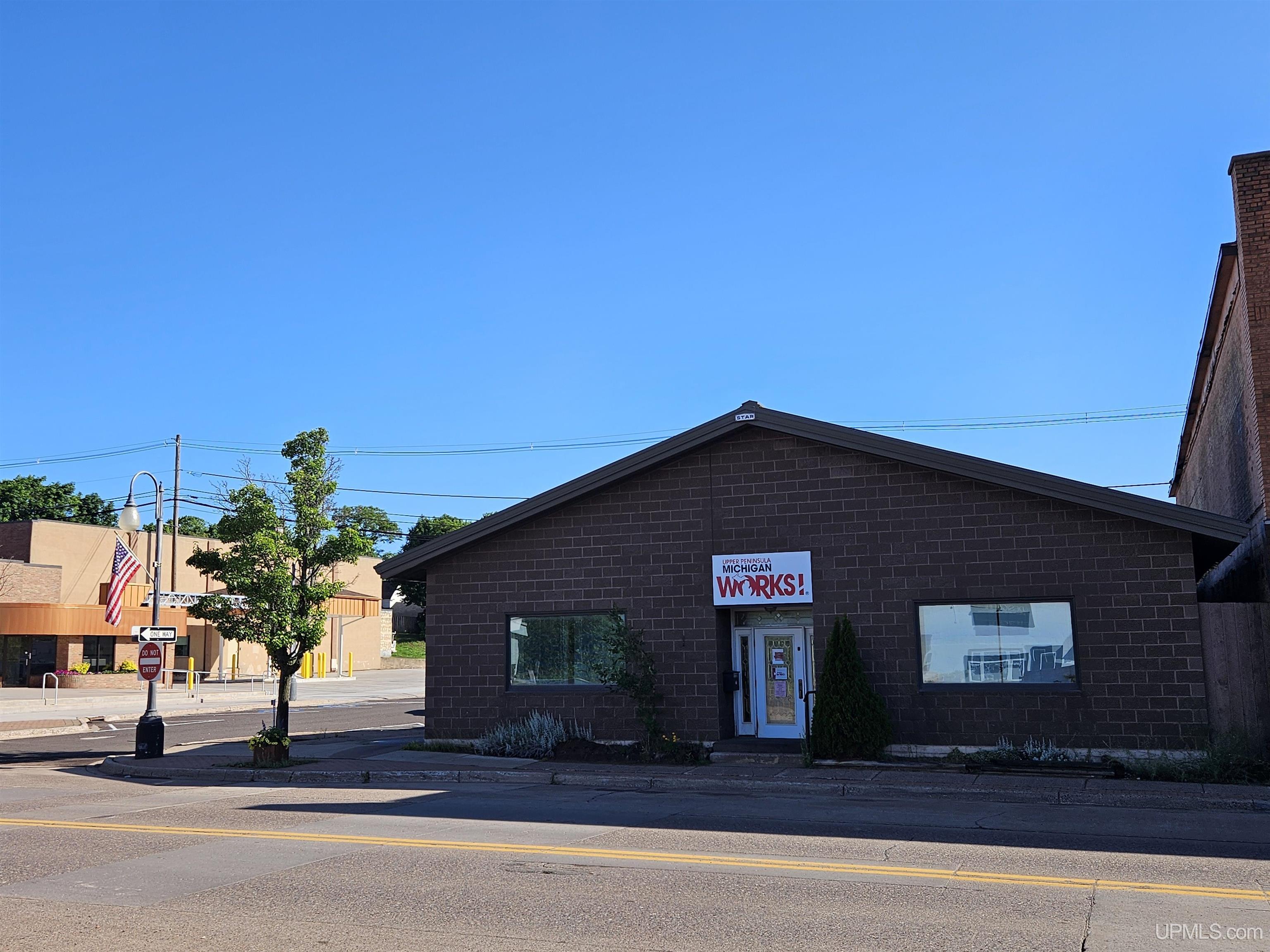 Commercial Listing MLS Number 50181983