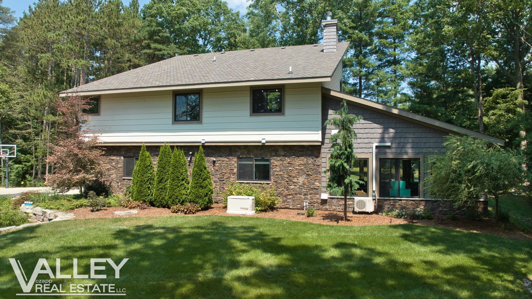 Photo 3 of Single family home for sale at 7474 Kochville Rd, Freeland, MI 48623 | MLS# 61050184239 | Listing updated on 2026-09-30