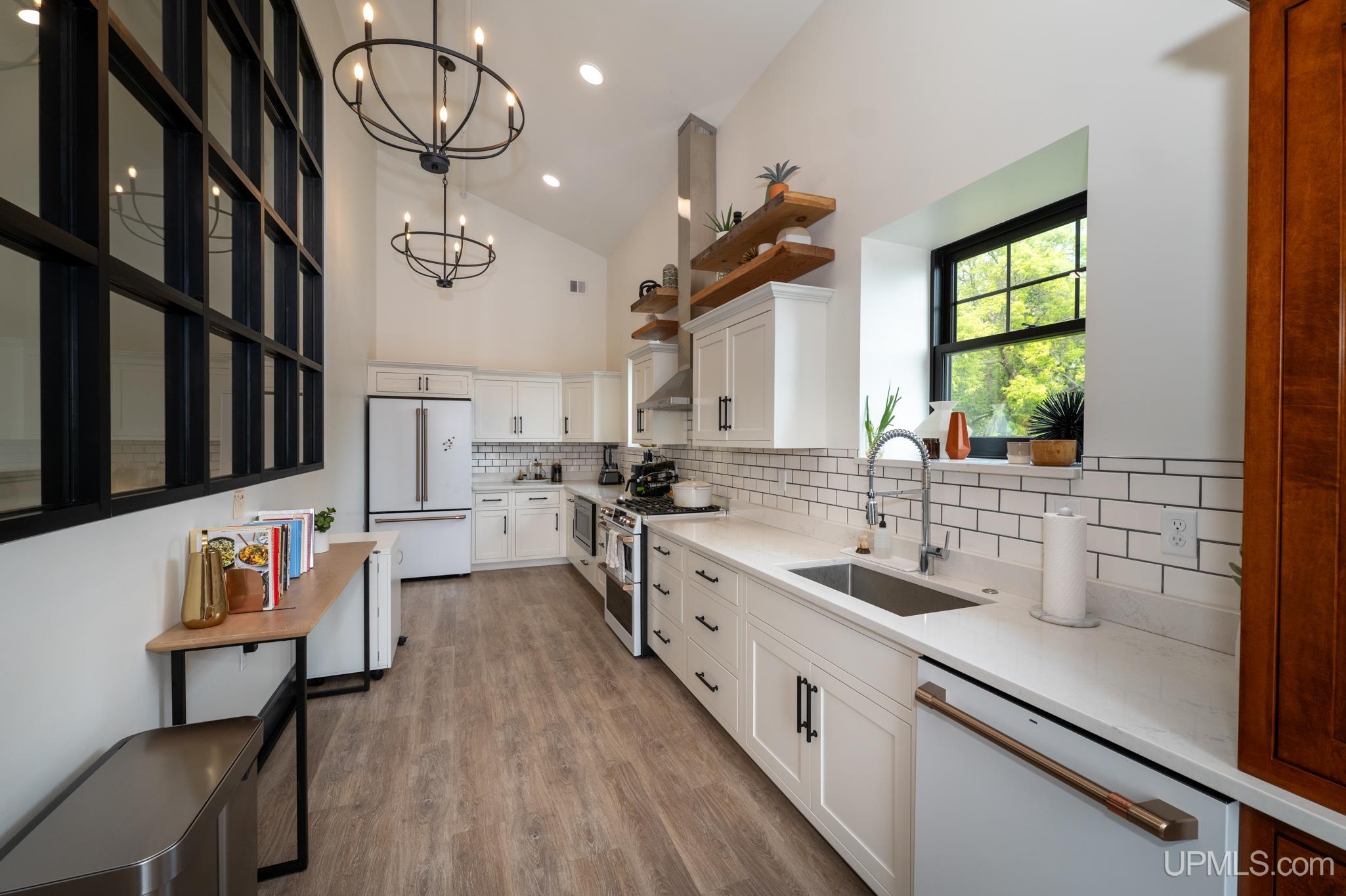 MLS 50184863 Large photo number 4 