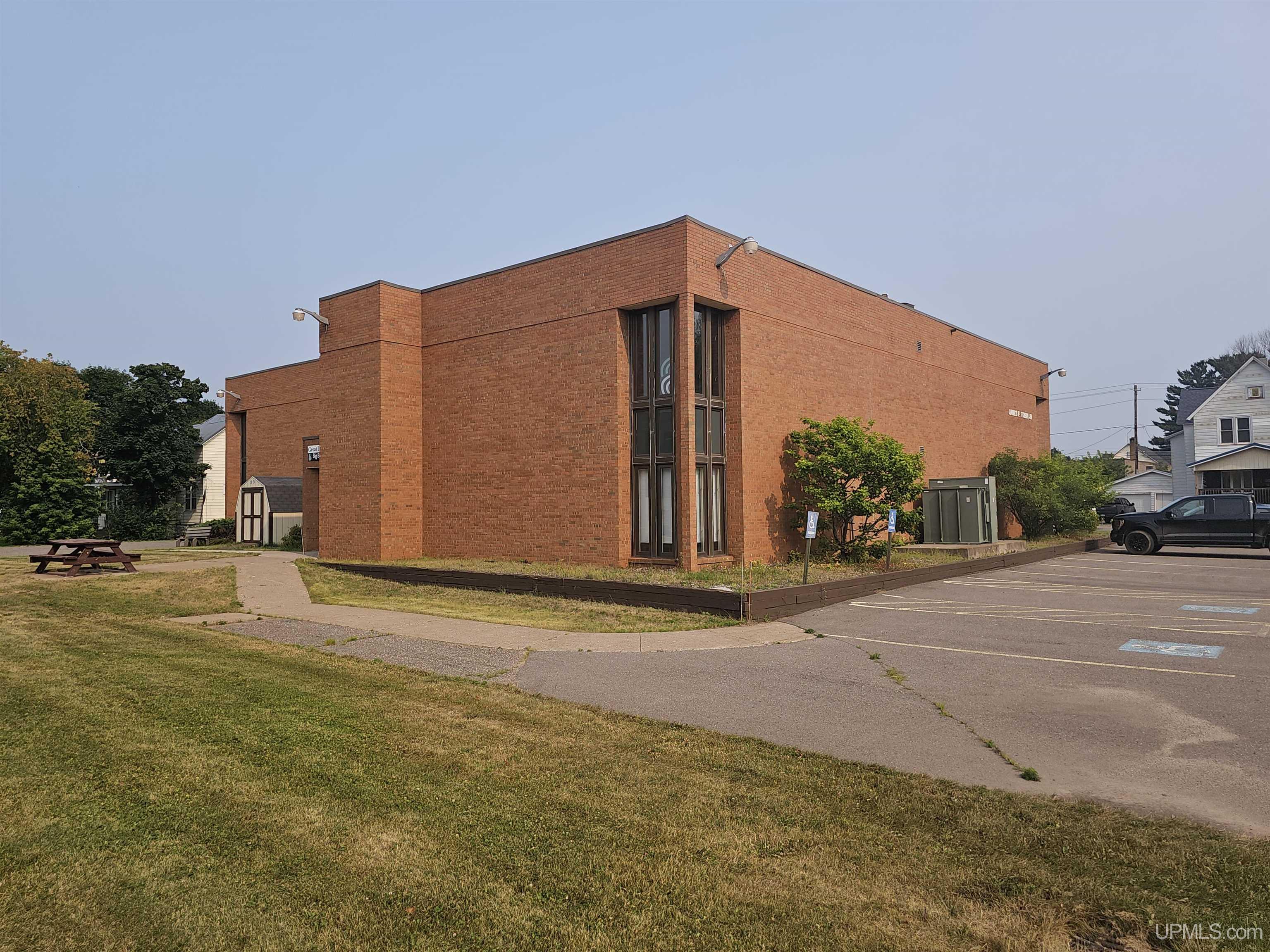 Commercial Listing MLS Number 50185468