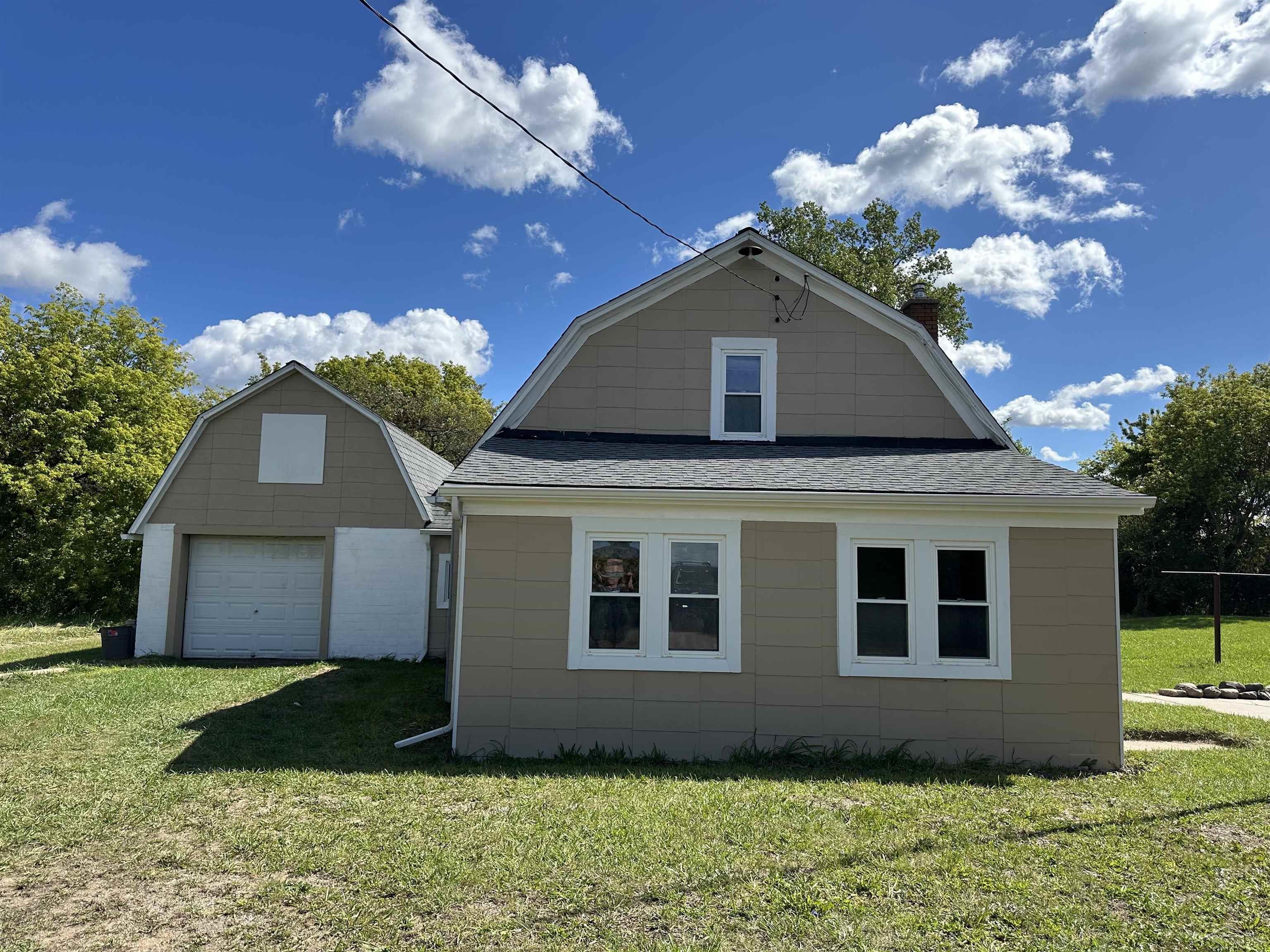 5665 East Road, Saginaw, MI, 48601