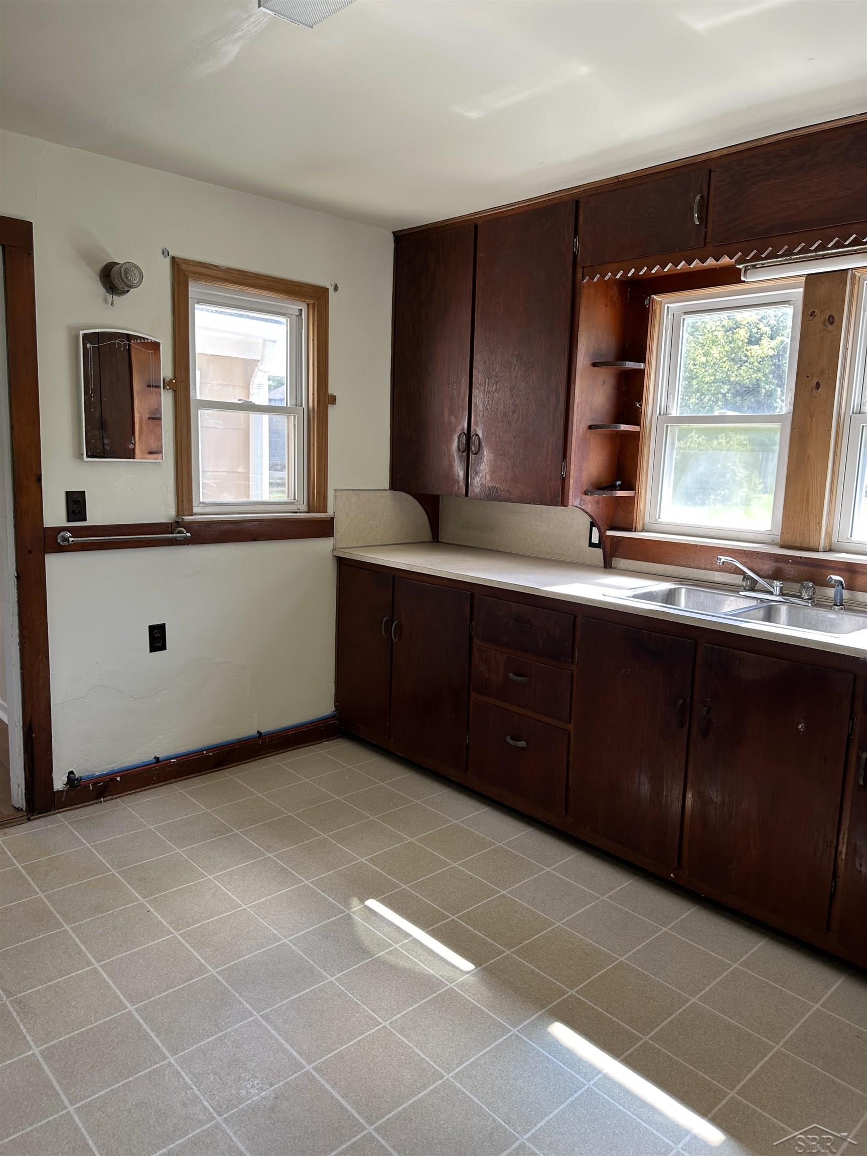 5665 East Road, Saginaw, MI, 48601