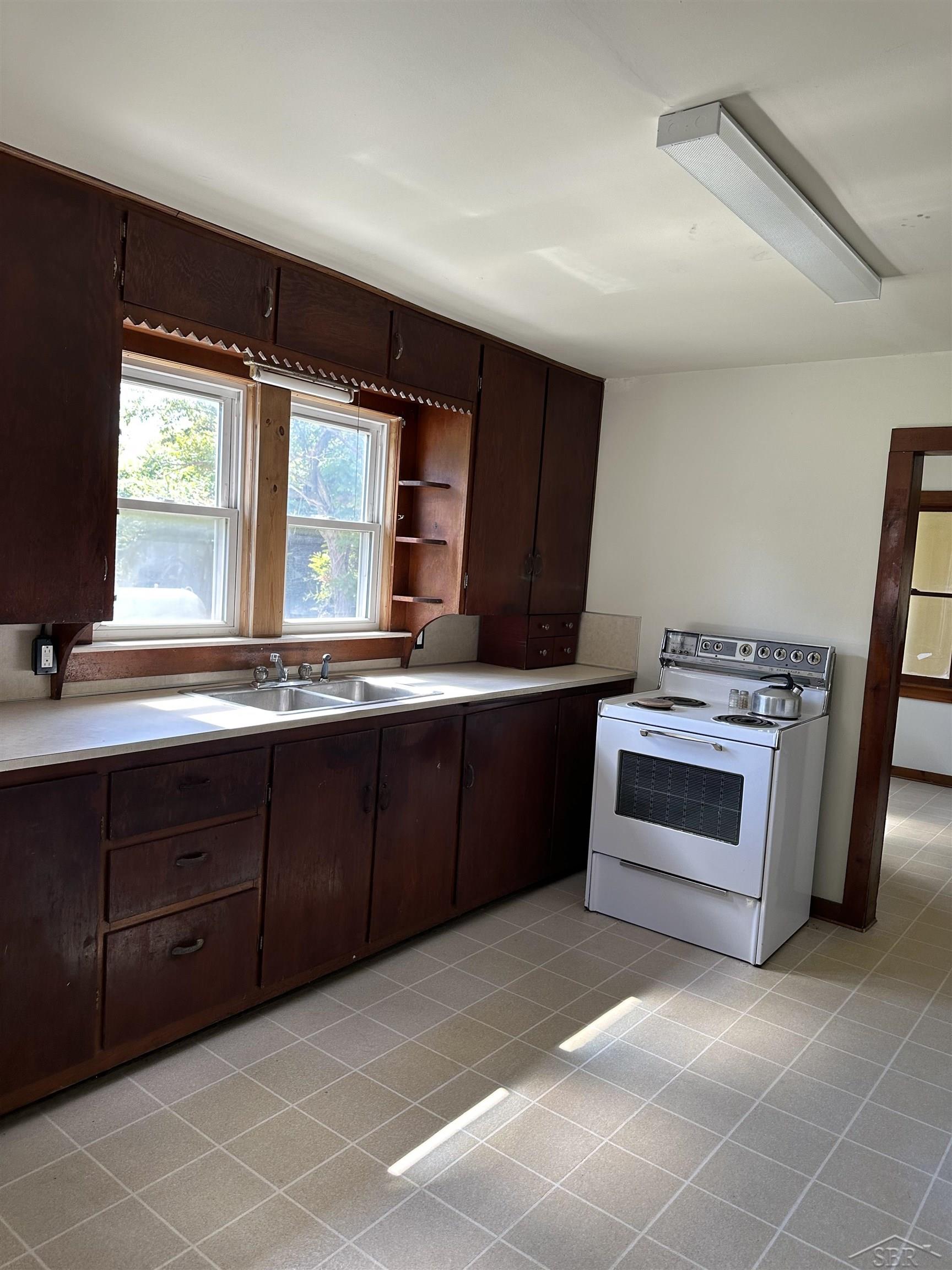 5665 East Road, Saginaw, MI, 48601