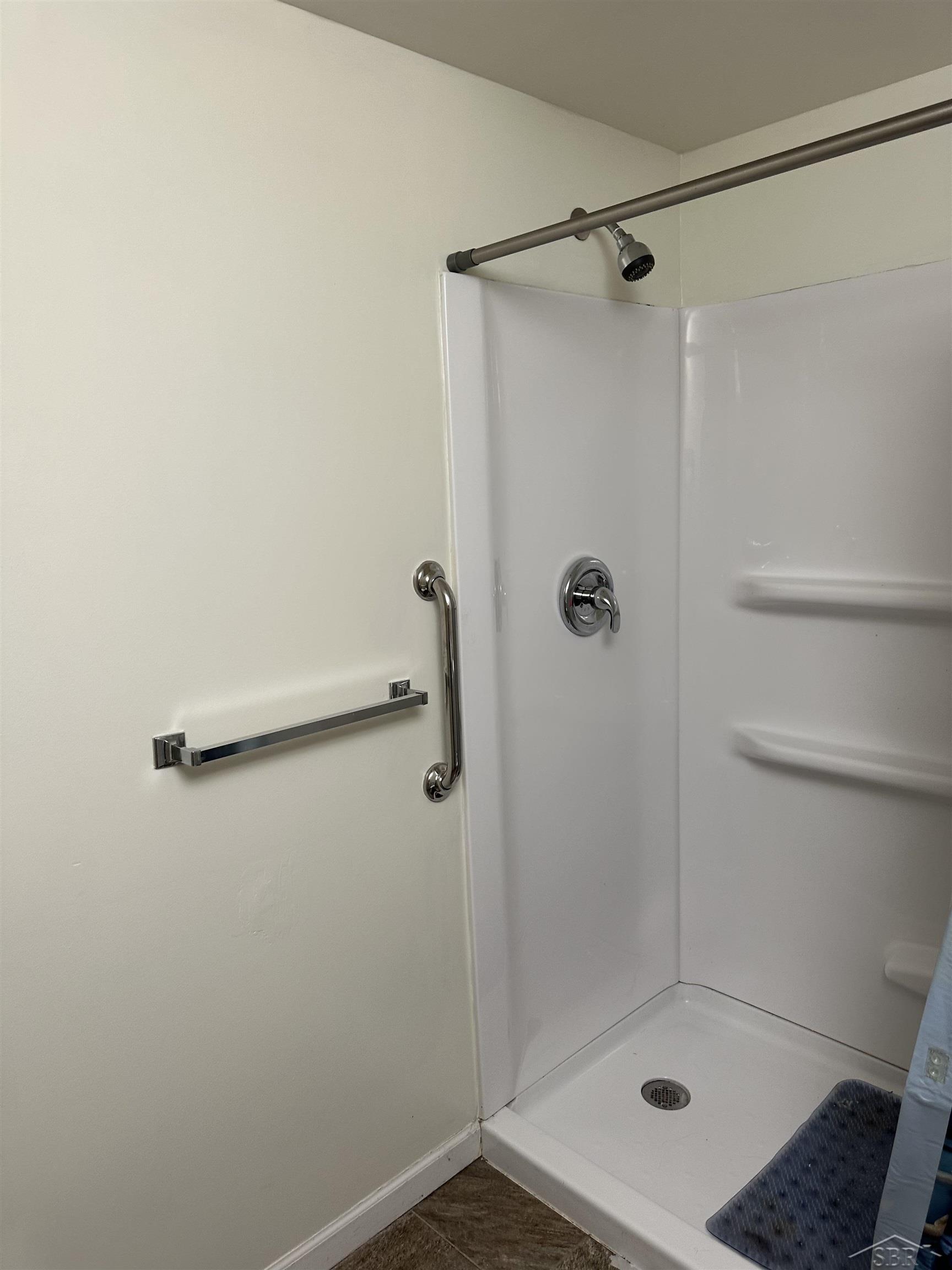 5665 East Road, Saginaw, MI, 48601