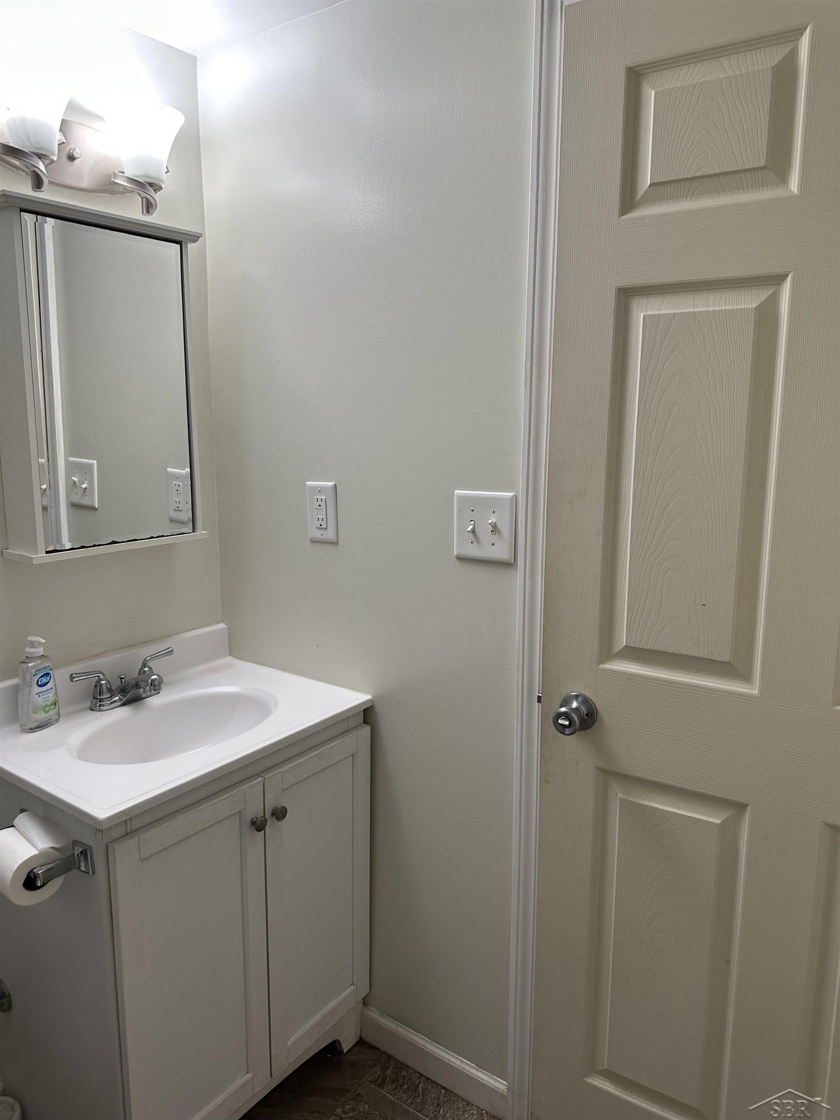 5665 East Road, Saginaw, MI, 48601