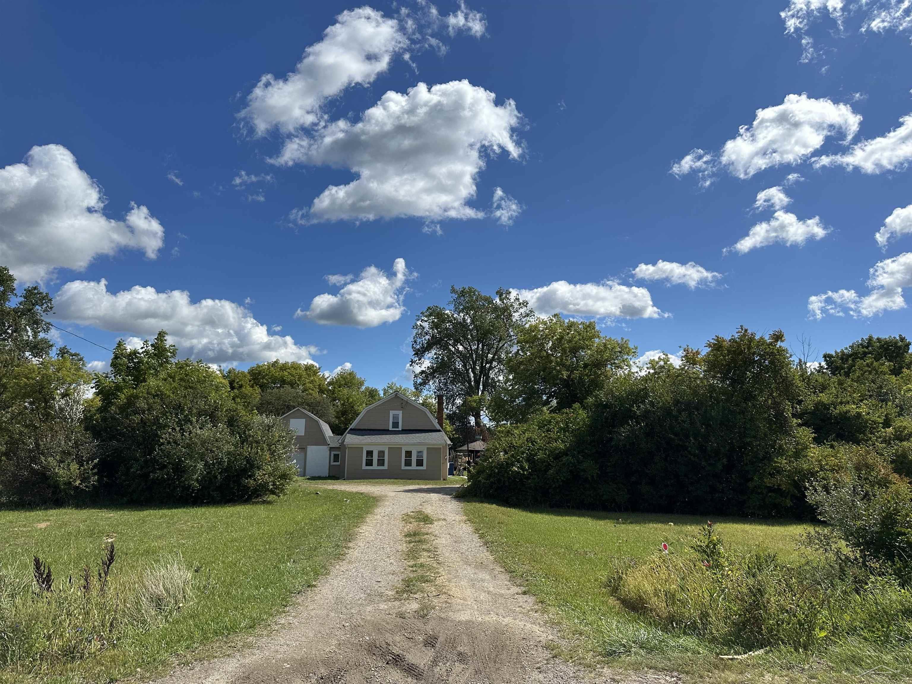 5665 East Road, Saginaw, MI, 48601