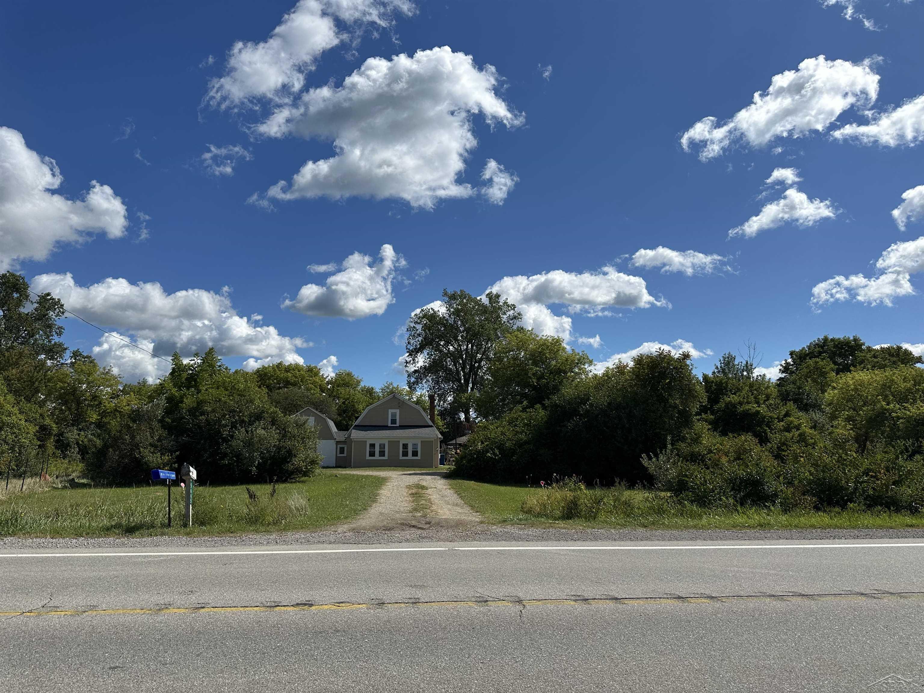 5665 East Road, Saginaw, MI, 48601