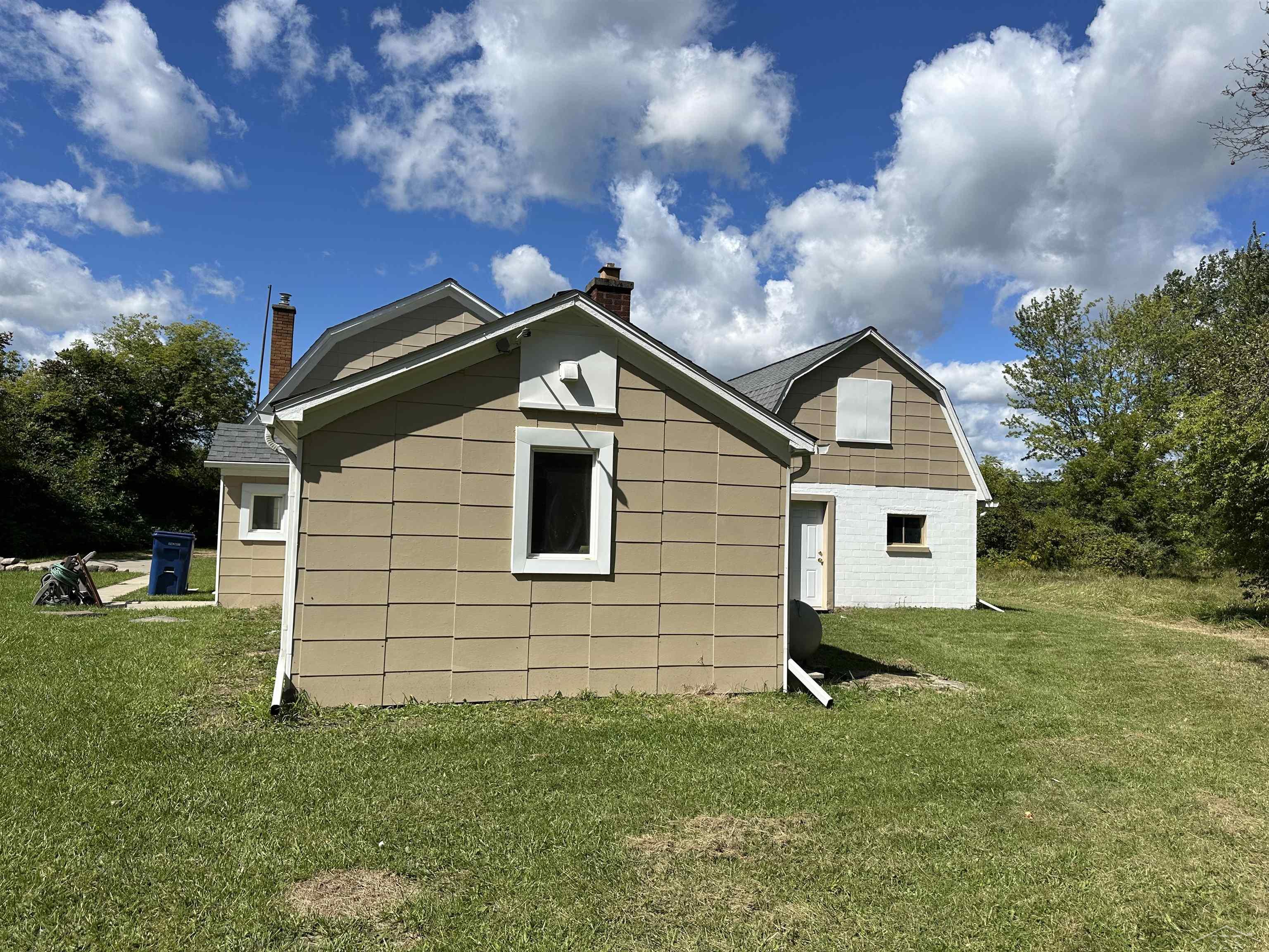 5665 East Road, Saginaw, MI, 48601