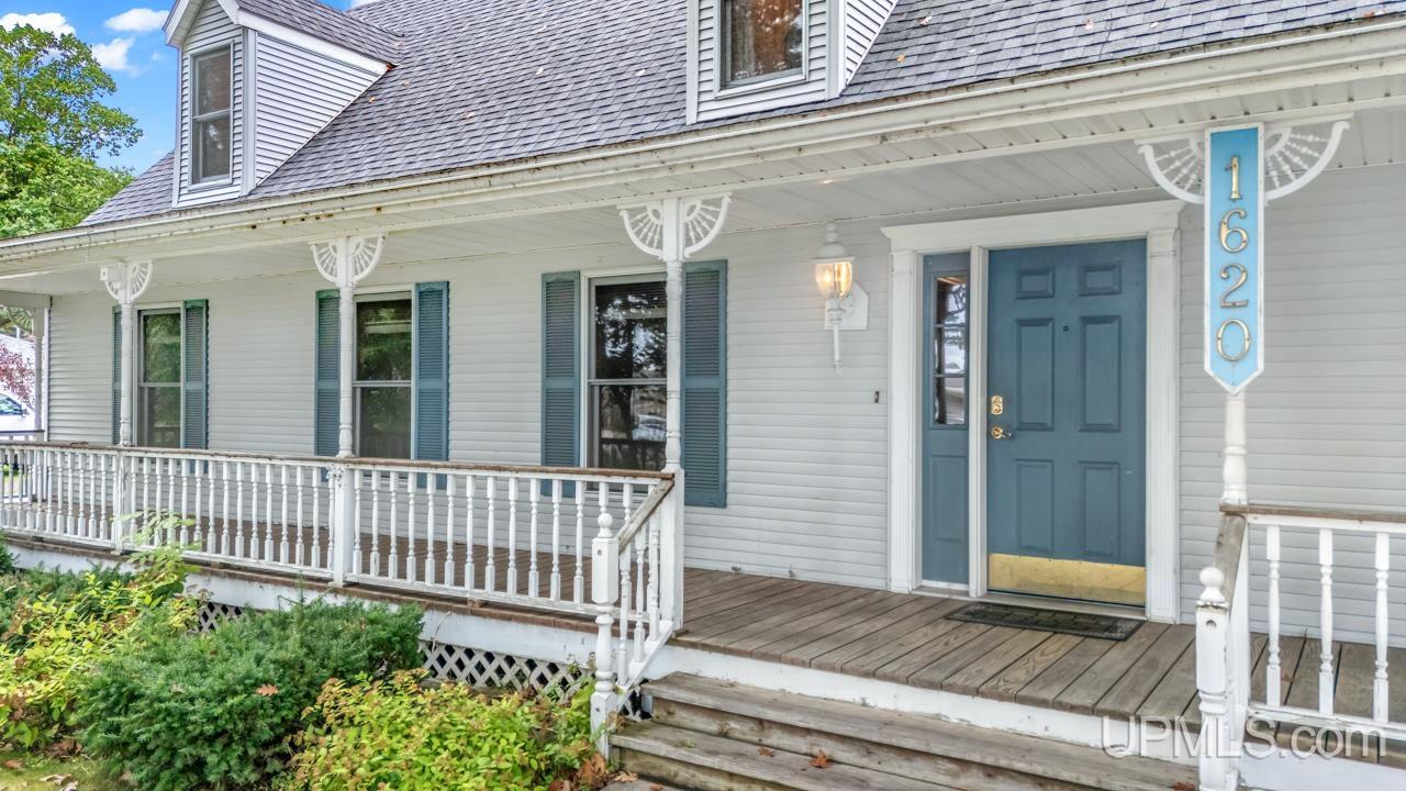 Homes for sale in Gladstone, MI | 1620 Lake Shore Dr, Gladstone, MI 49837 | MLS# 50189598