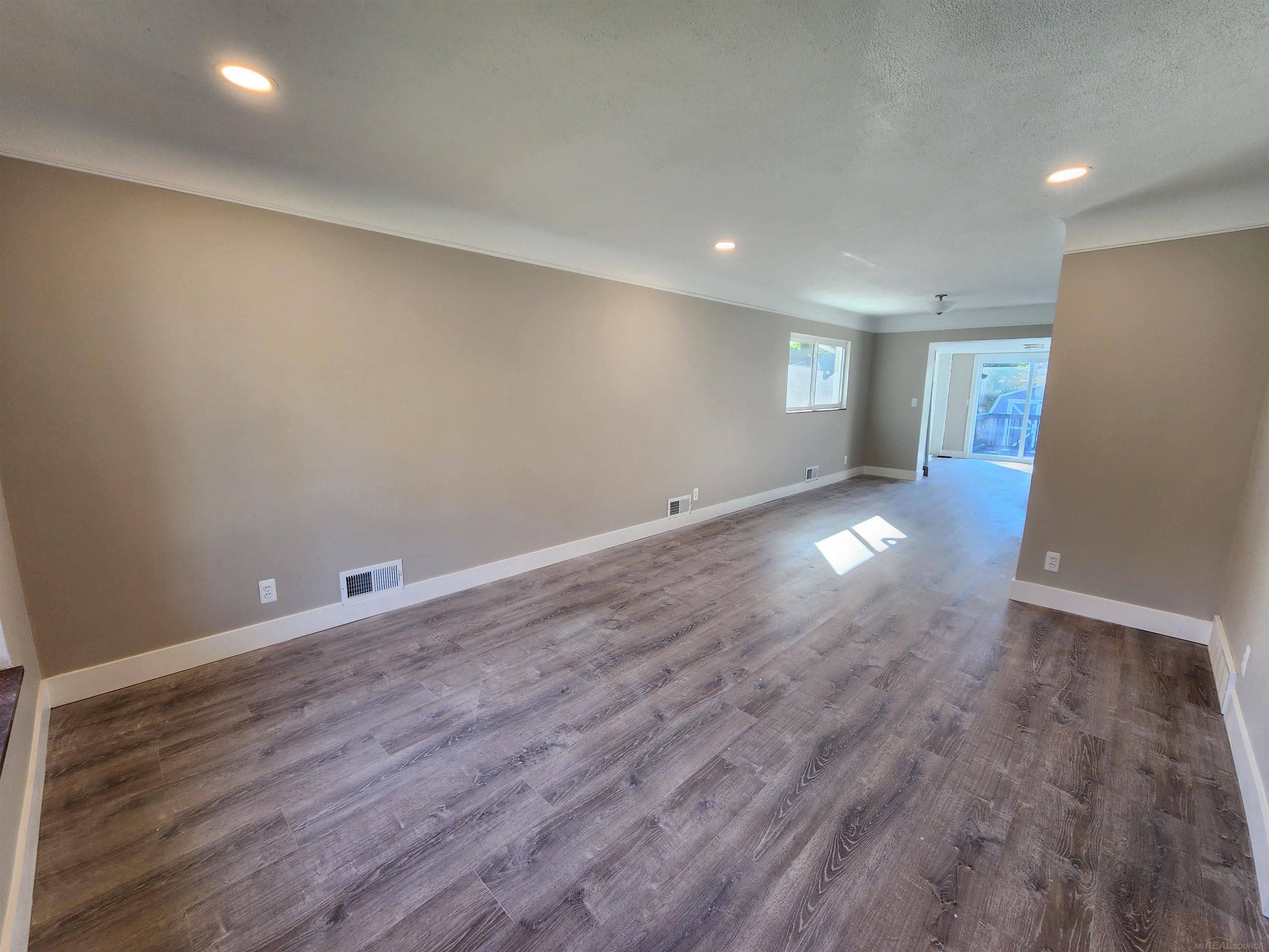 15121 Oak Park Boulevard, Oak Park, MI, 48237