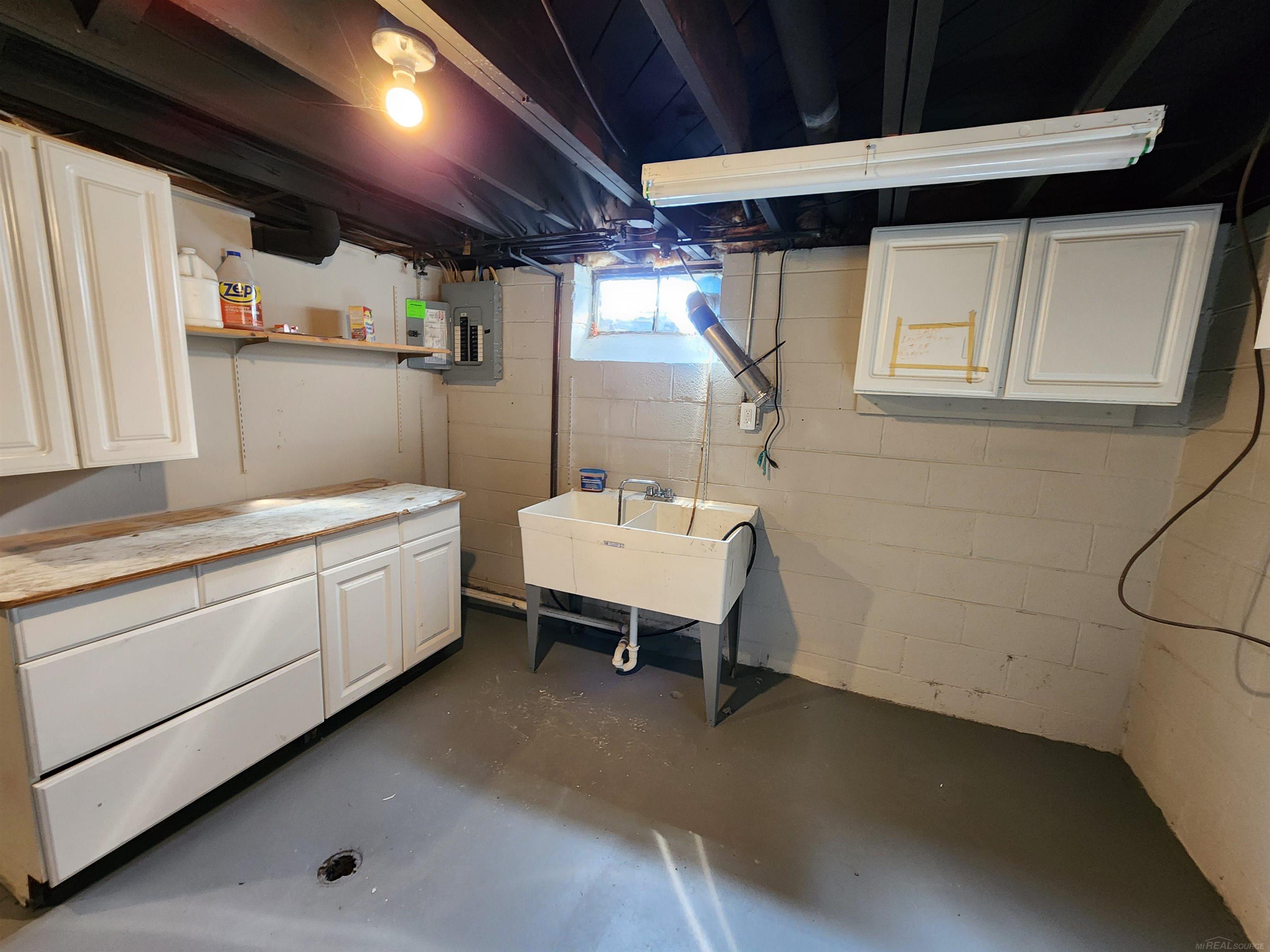 15121 Oak Park Boulevard, Oak Park, MI, 48237