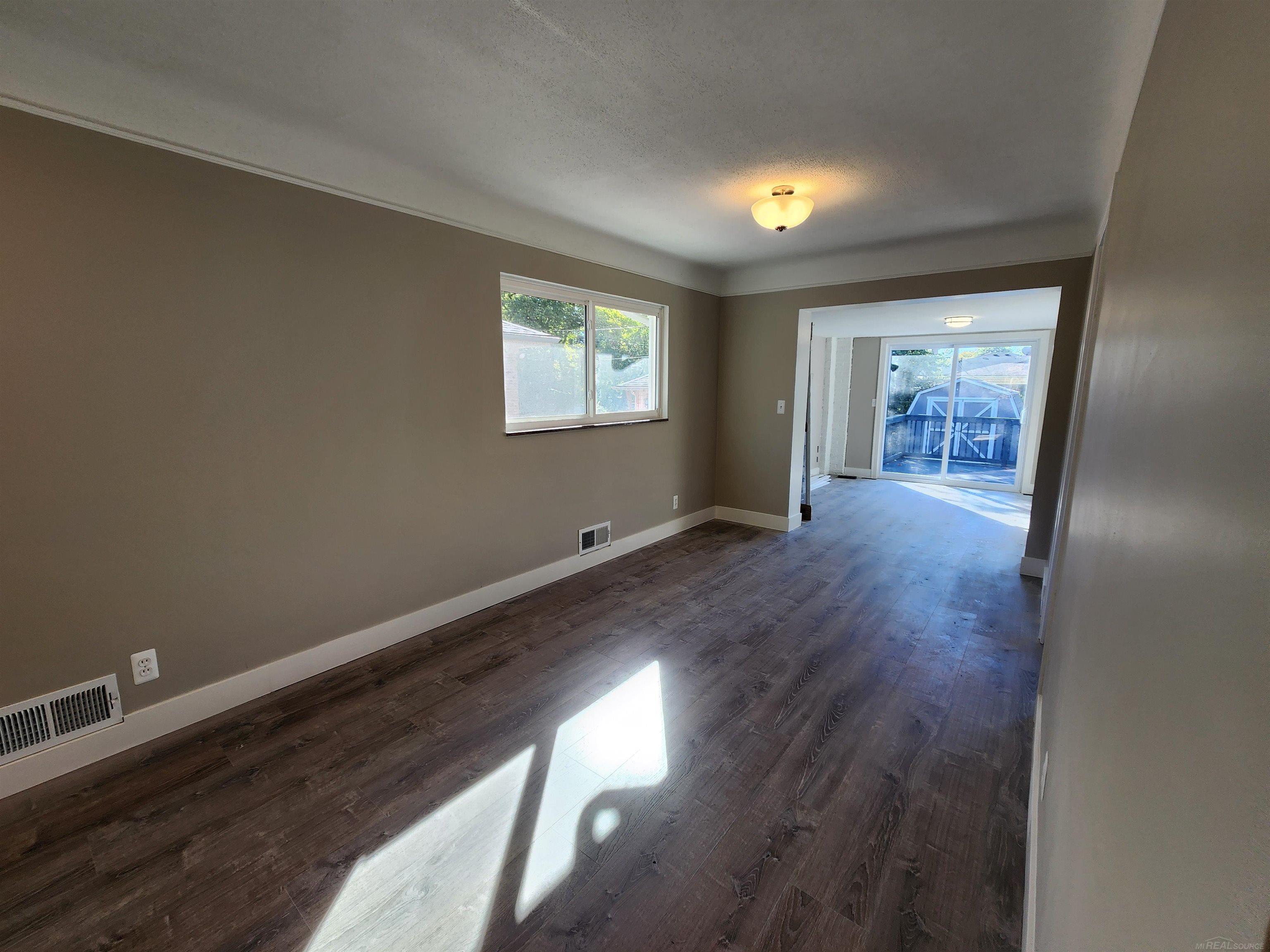 15121 Oak Park Boulevard, Oak Park, MI, 48237