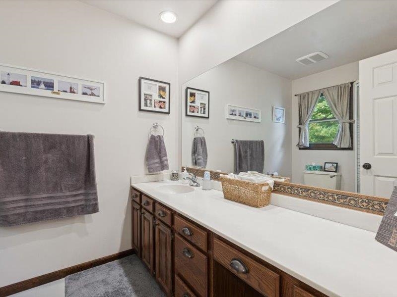 Grand Blanc, MI, 48439