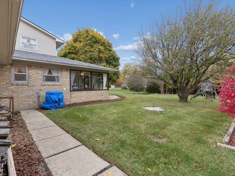 Grand Blanc, MI, 48439