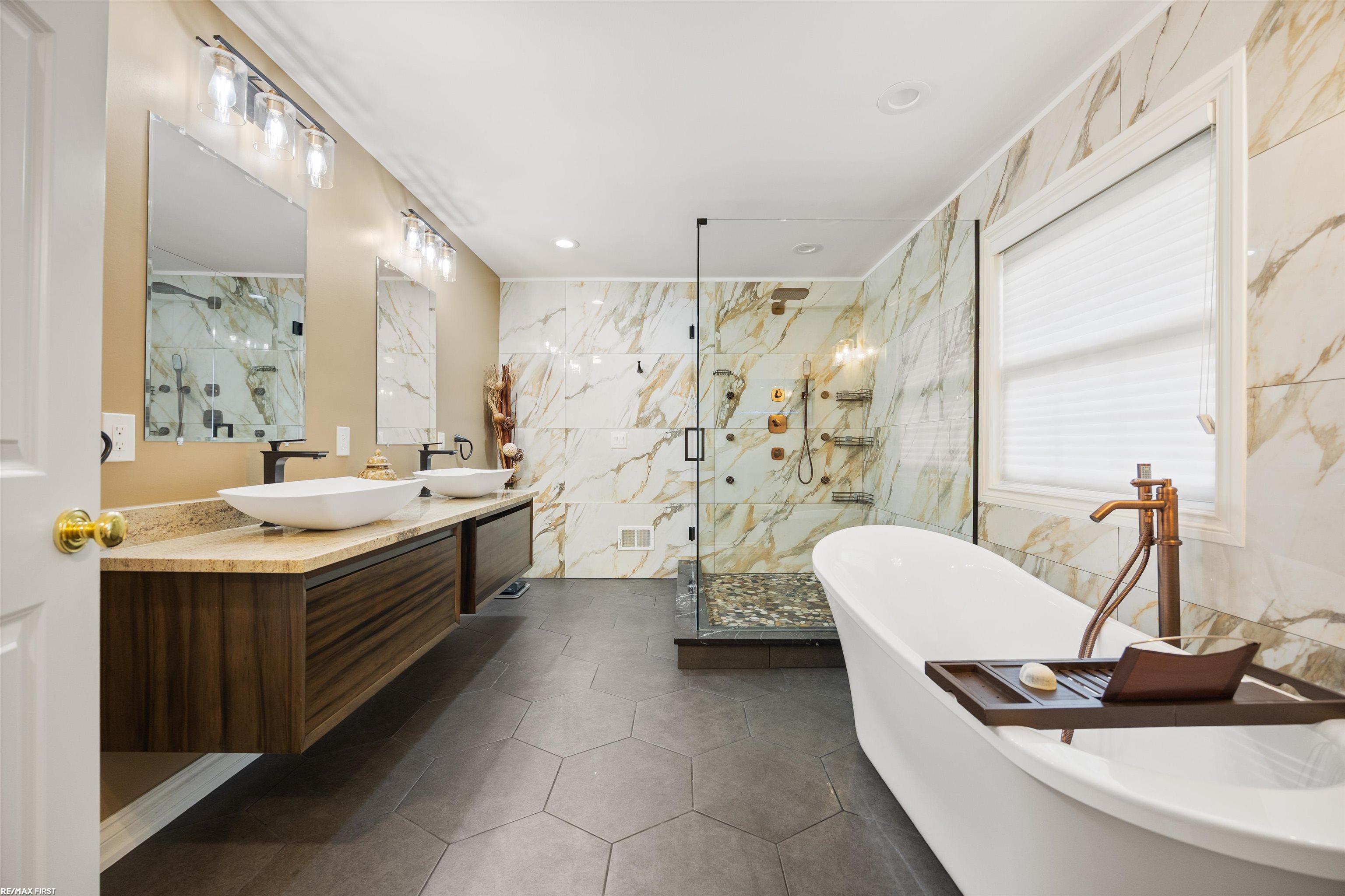 6580 Red Maple Lane, Bloomfield Hills, MI, 48301