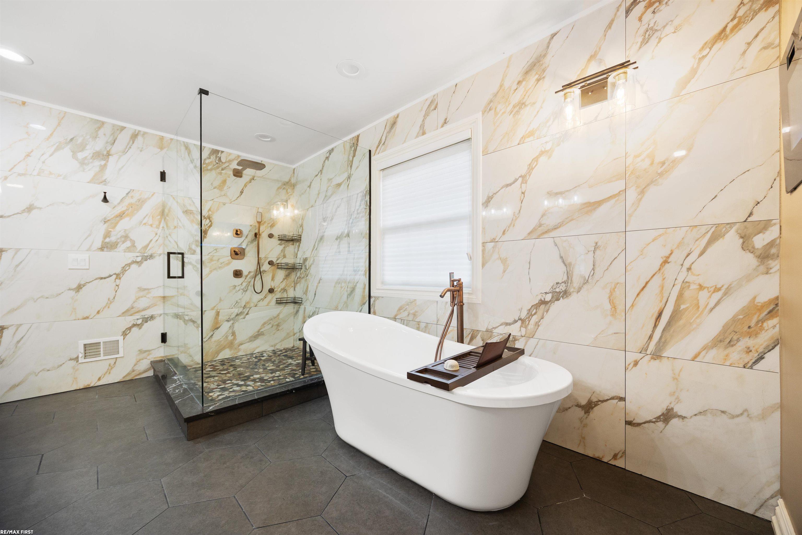 6580 Red Maple Lane, Bloomfield Hills, MI, 48301