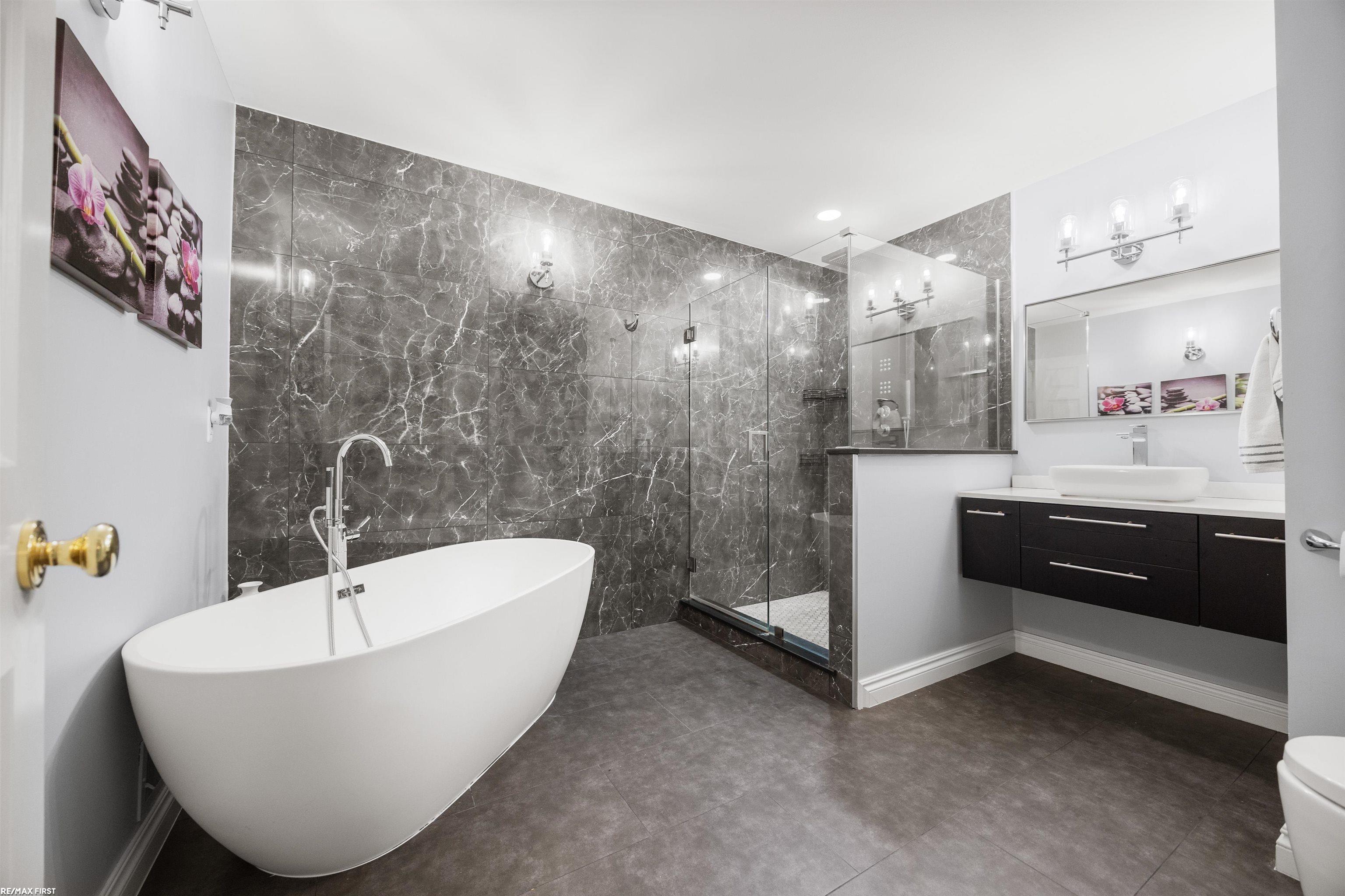 6580 Red Maple Lane, Bloomfield Hills, MI, 48301