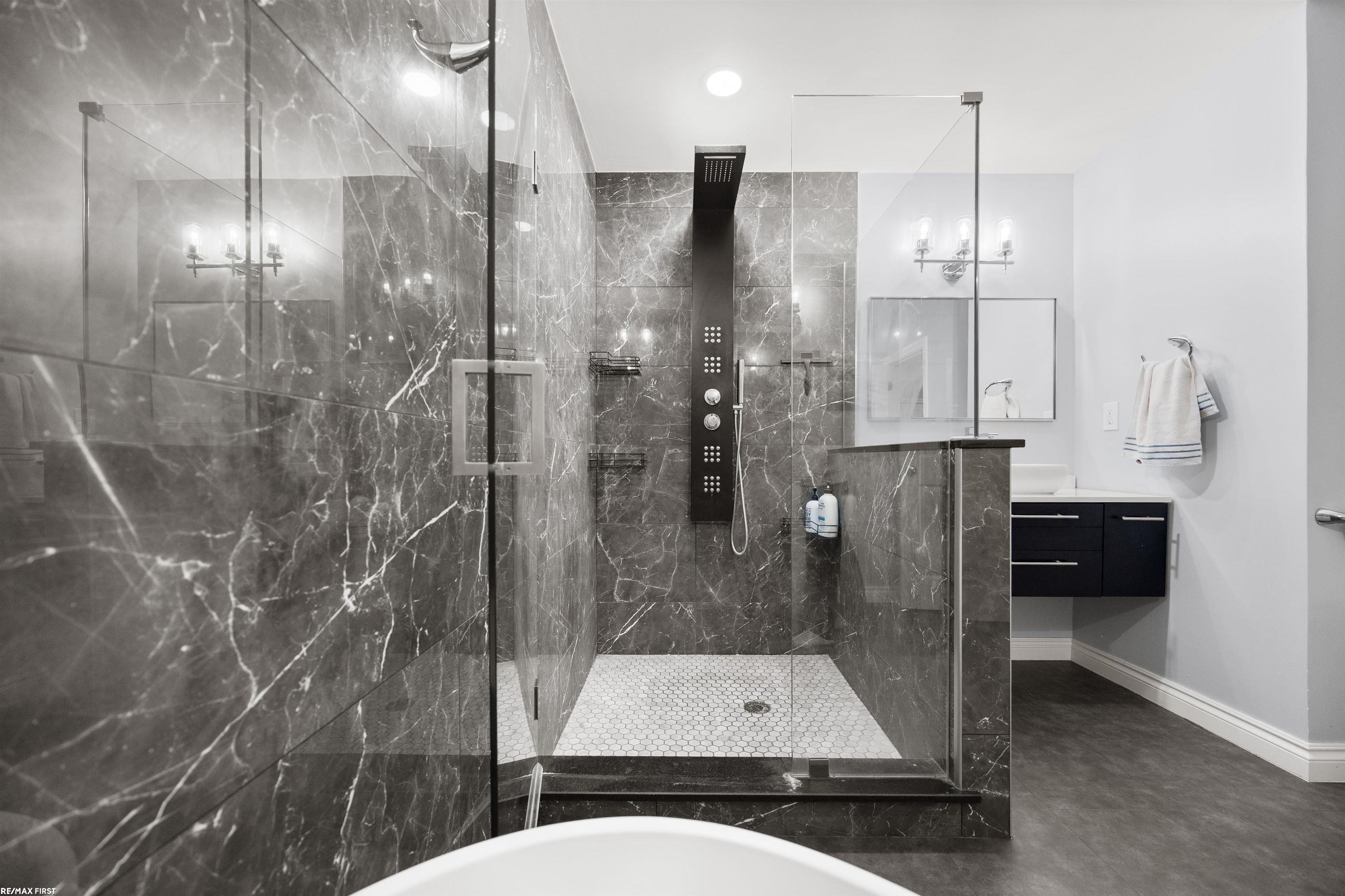 6580 Red Maple Lane, Bloomfield Hills, MI, 48301