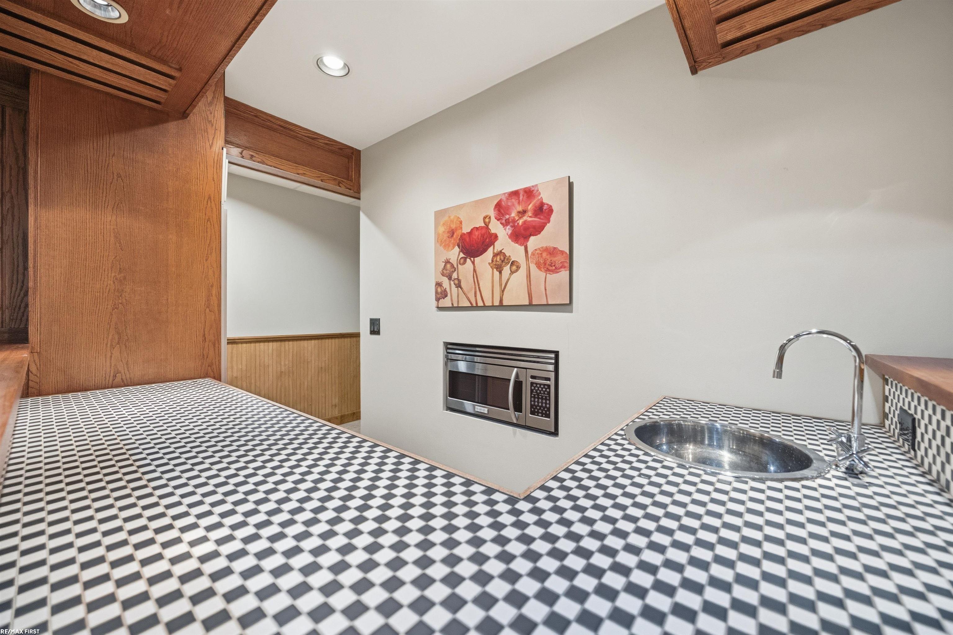 6580 Red Maple Lane, Bloomfield Hills, MI, 48301