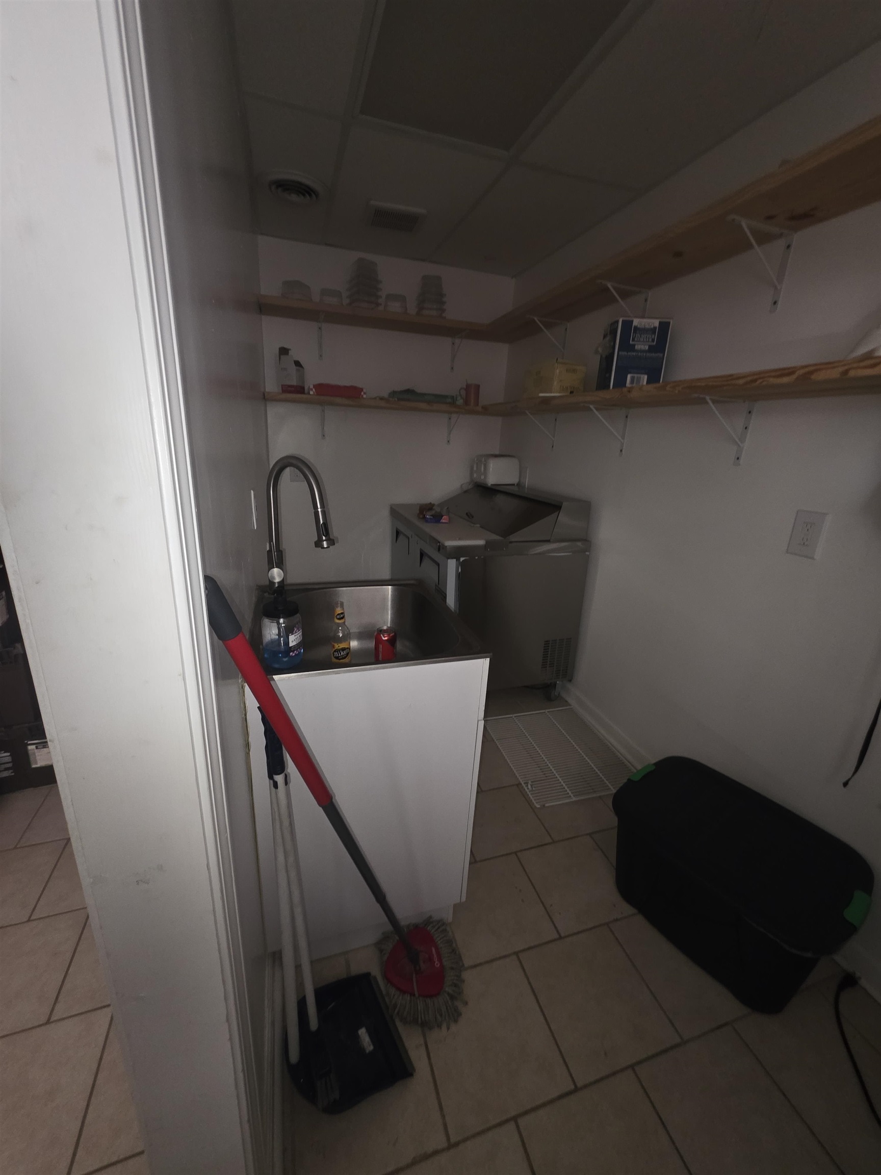 3907 S Saginaw Street, Flint, MI, 48507