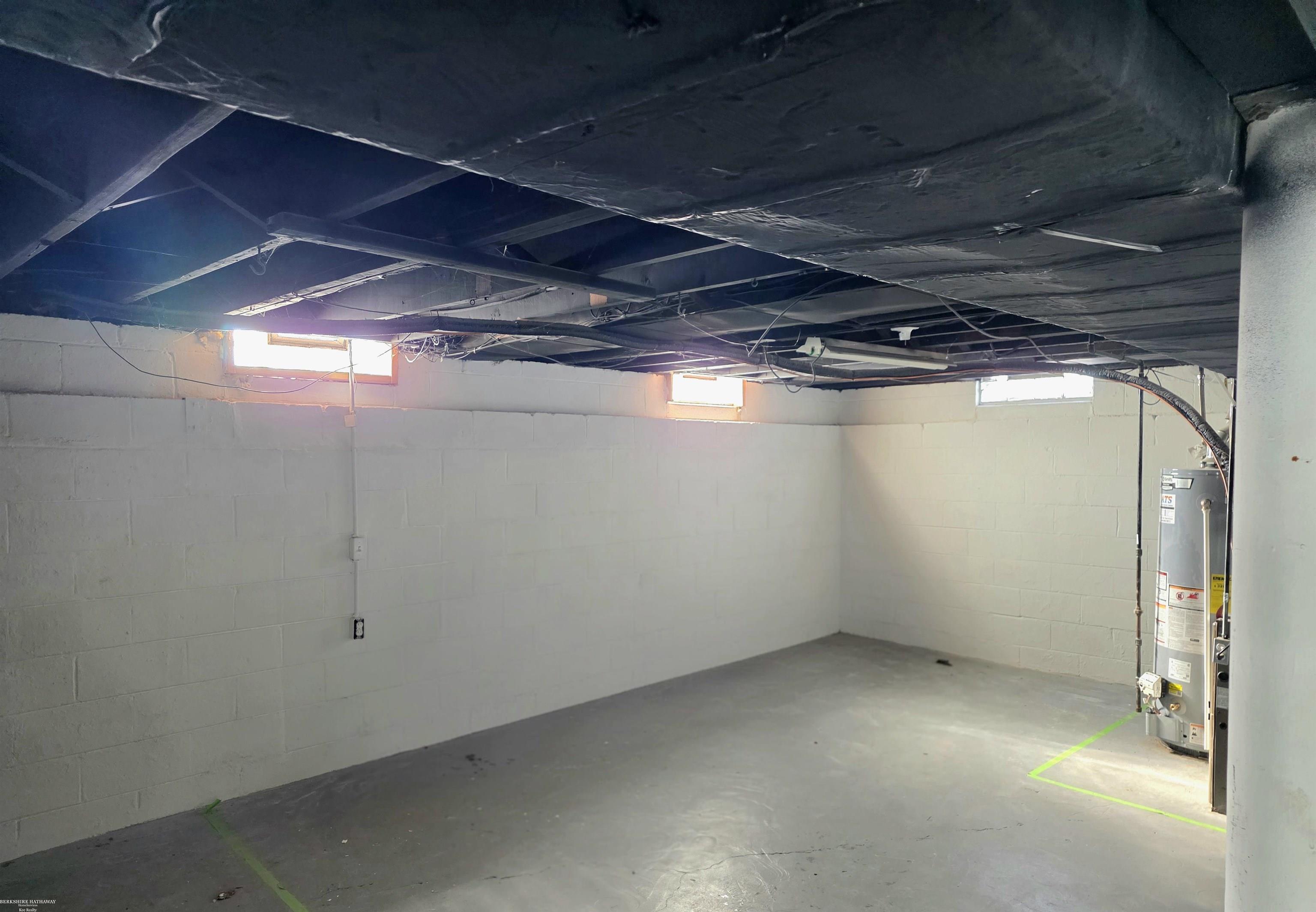 Roseville, MI, 48066