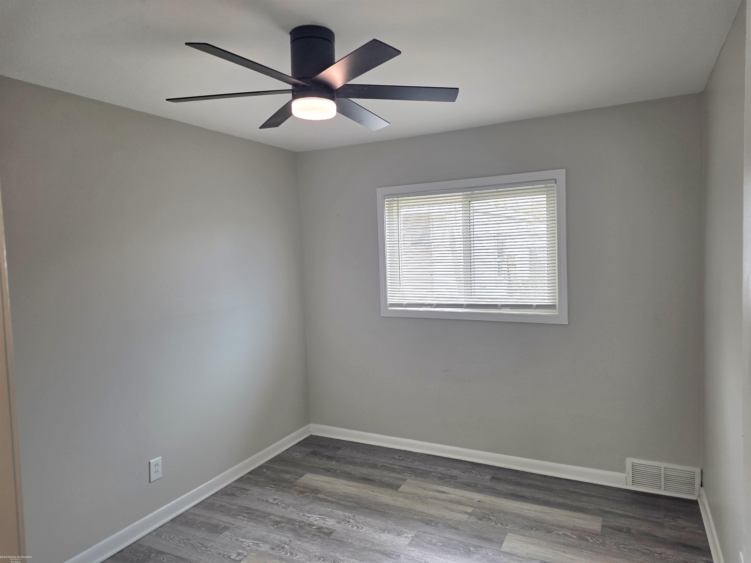 Roseville, MI, 48066