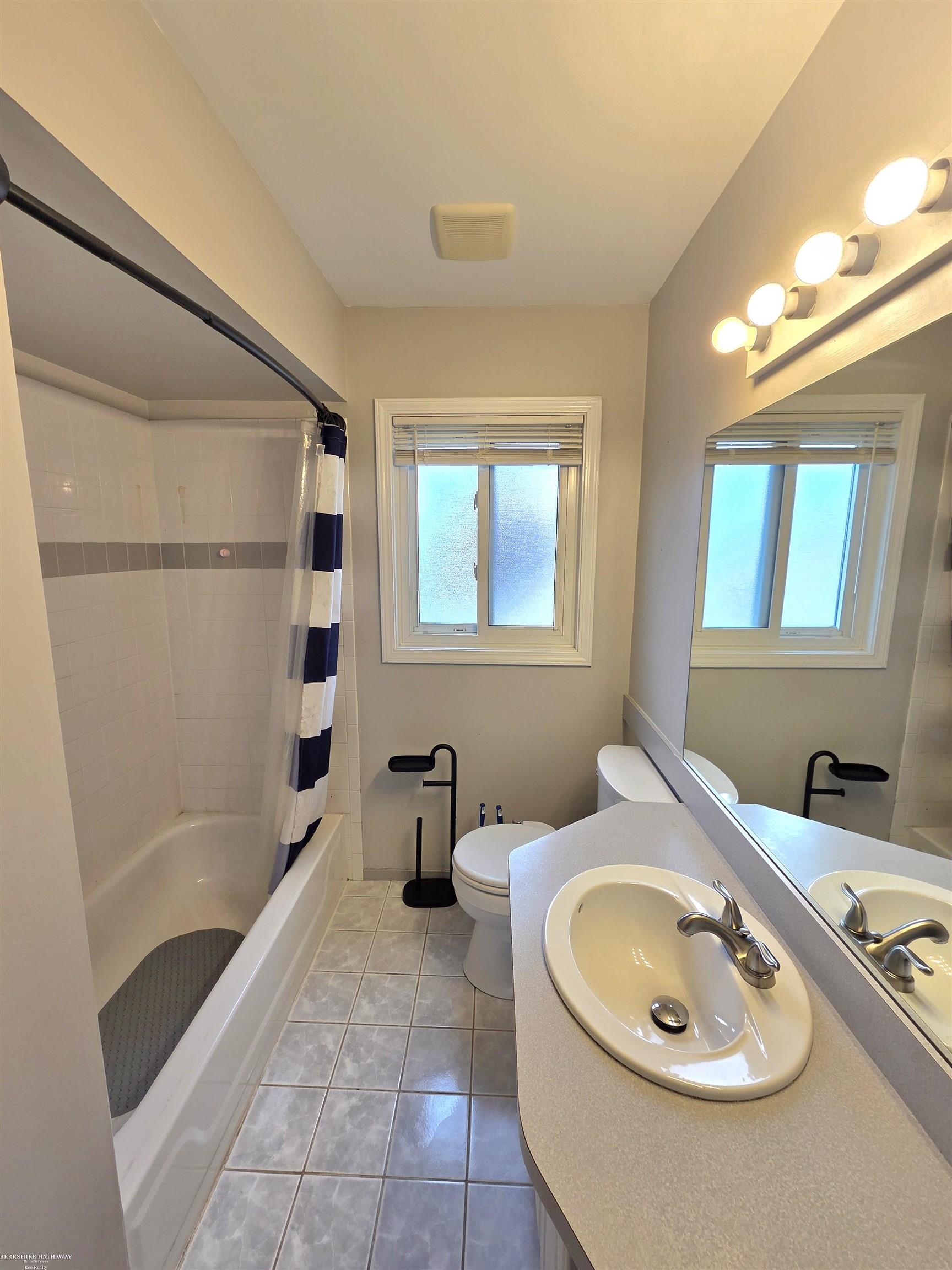 Roseville, MI, 48066