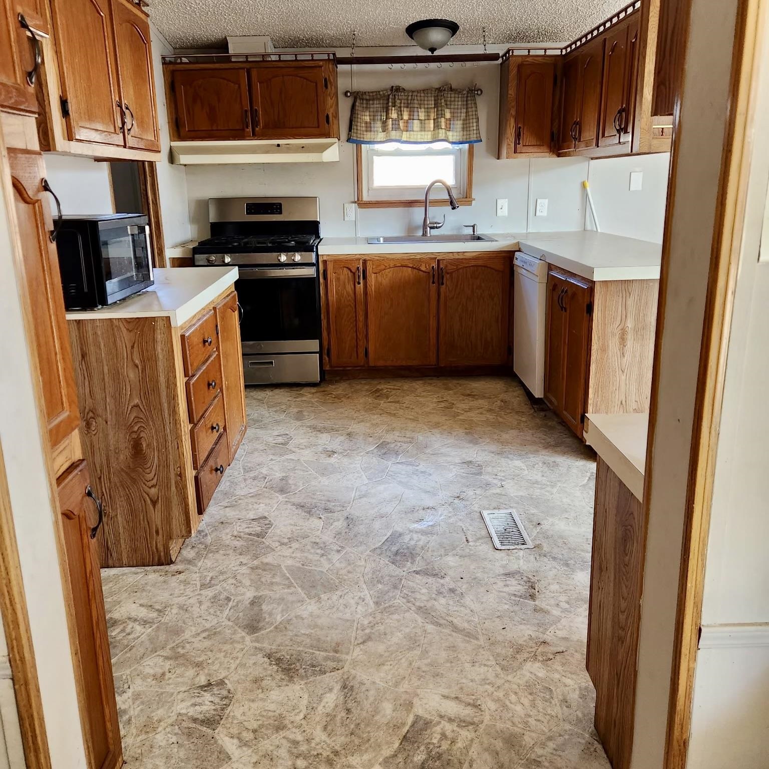 10832 Carter Road, Freeland, MI, 48623