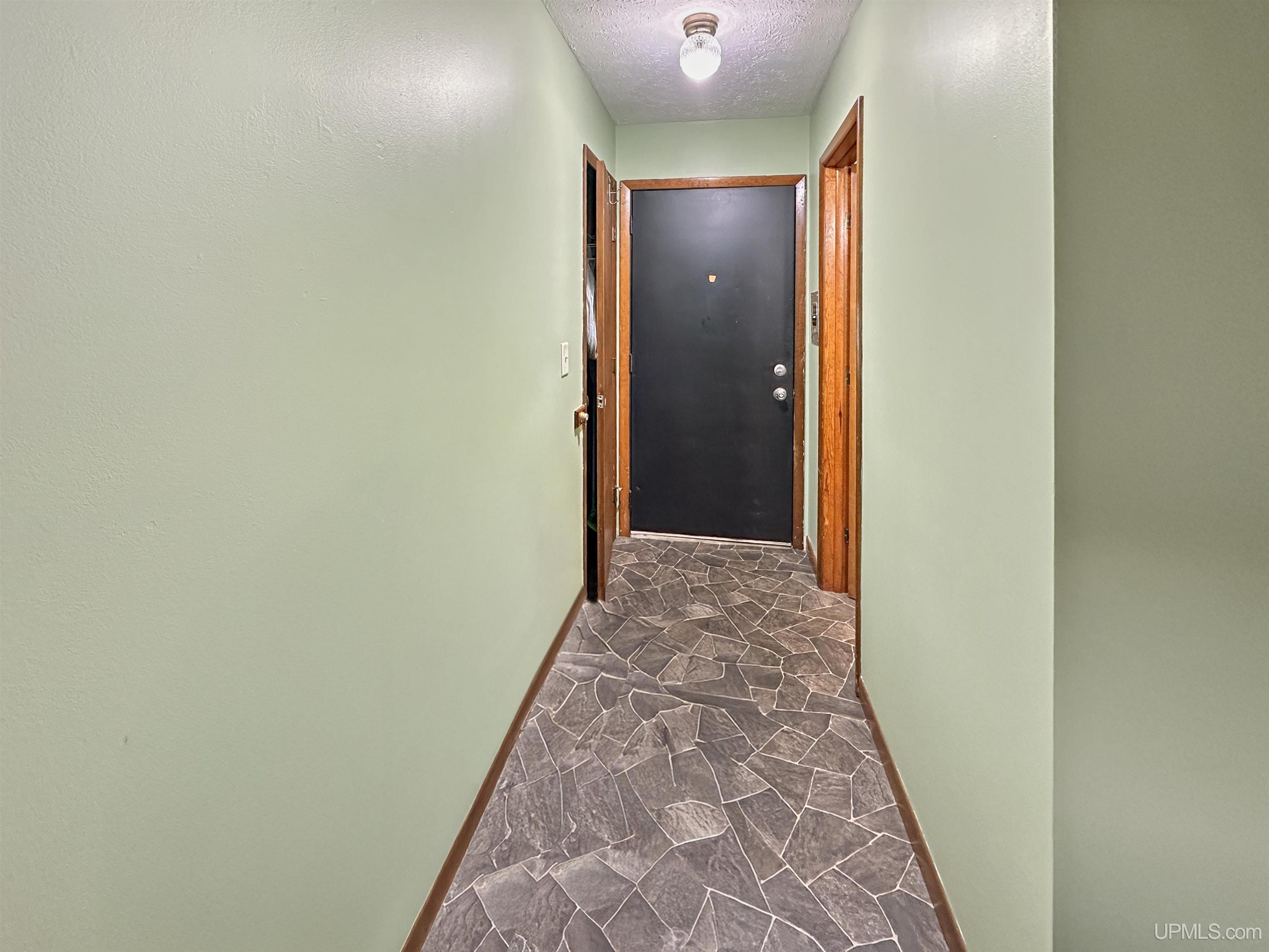 905 Delta Avenue, Gladstone, MI, 49837