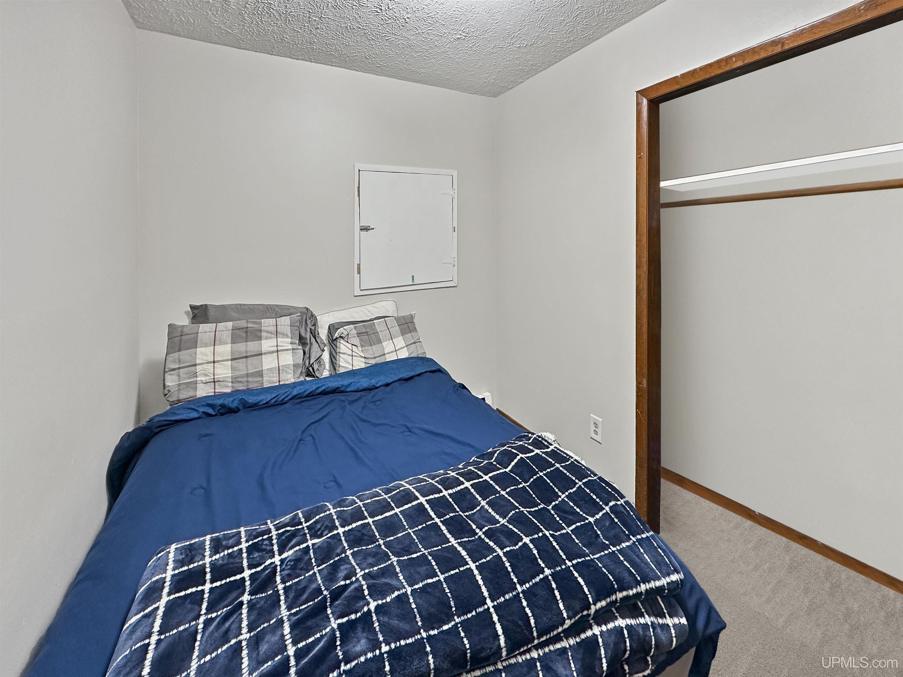 905 Delta Avenue, Gladstone, MI, 49837