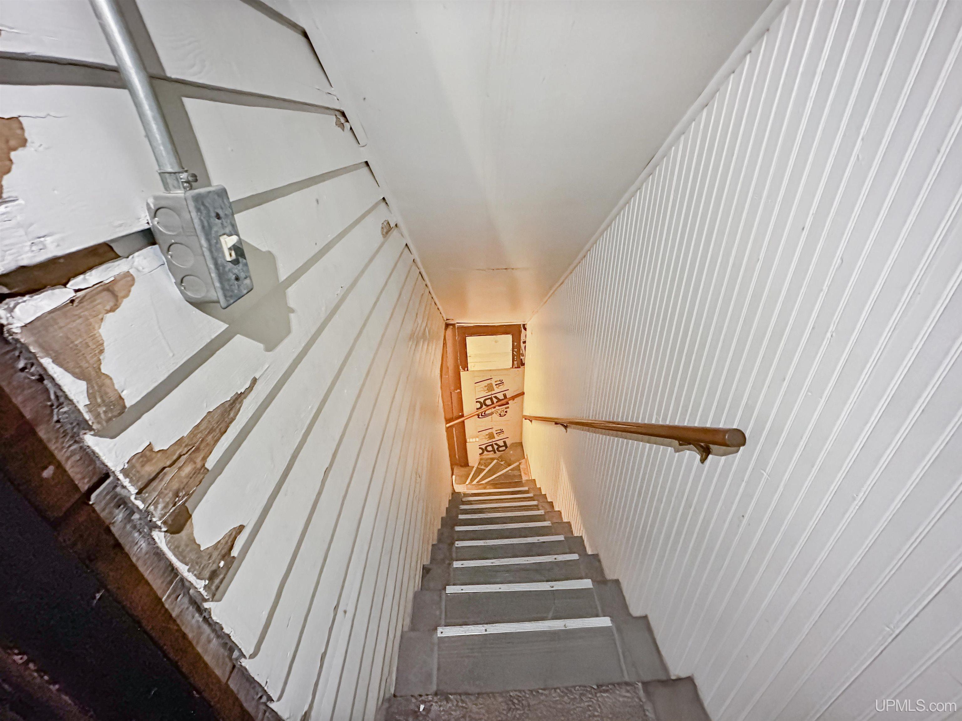 905 Delta Avenue, Gladstone, MI, 49837