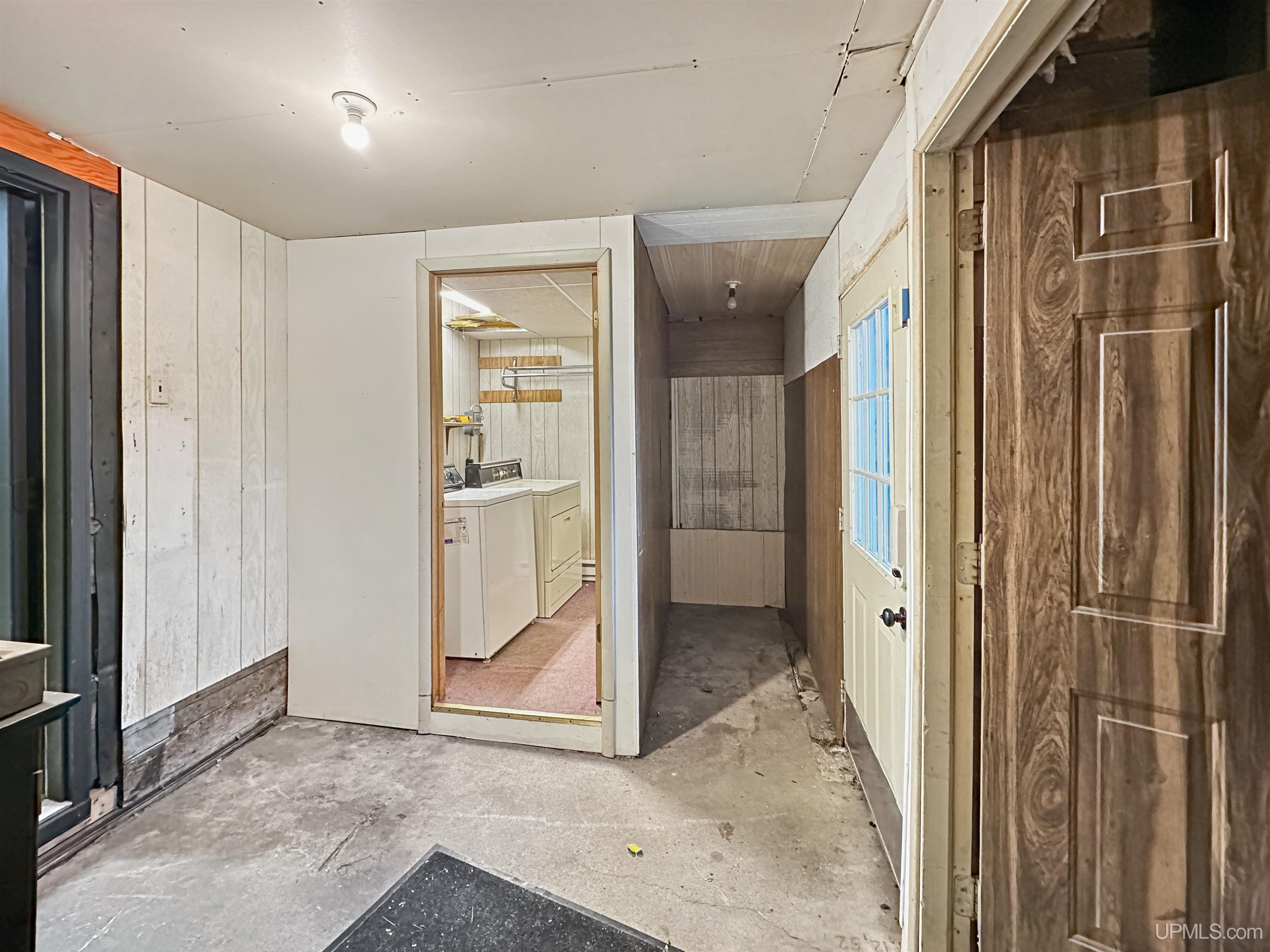 905 Delta Avenue, Gladstone, MI, 49837