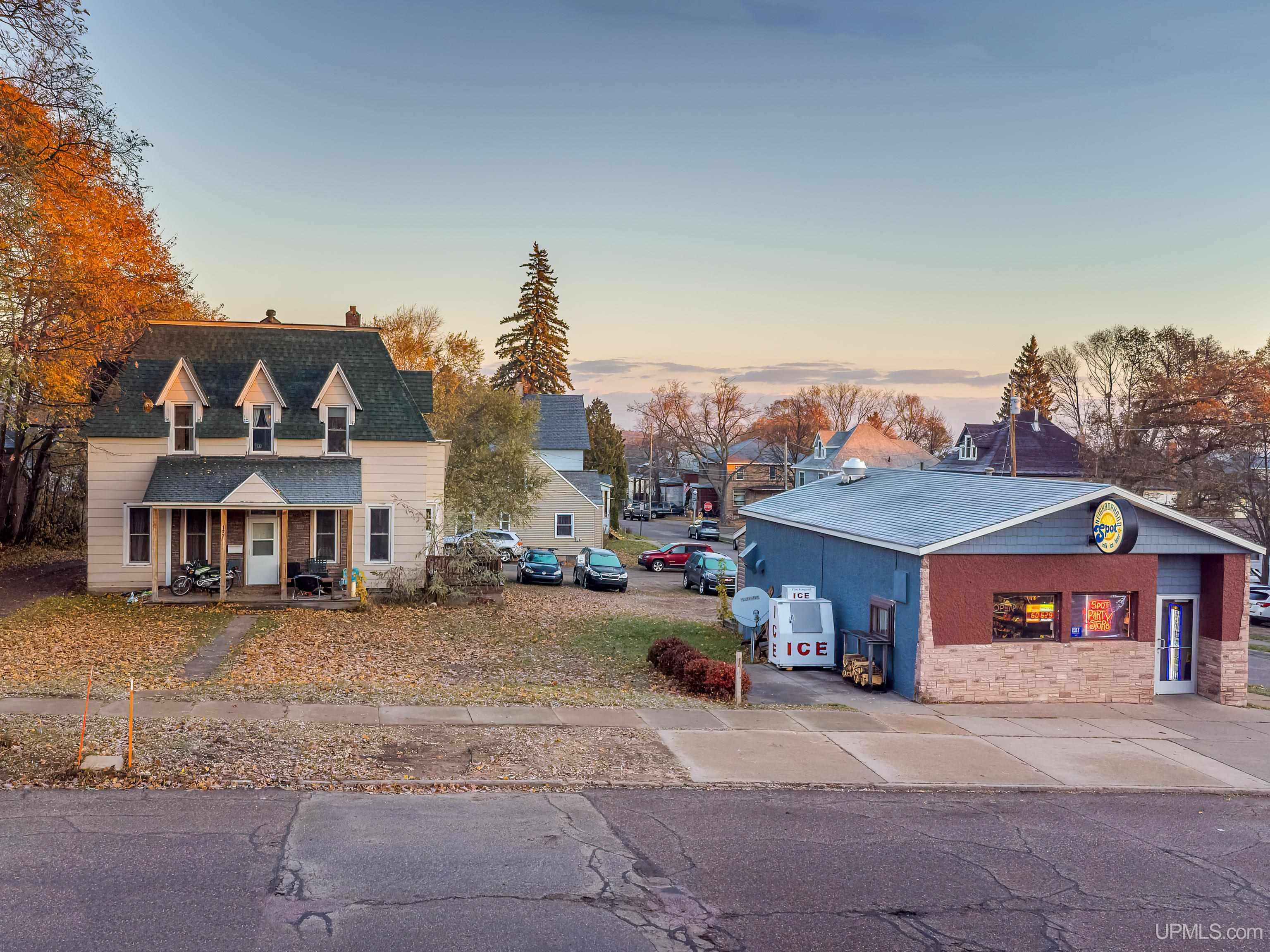 1530 Bayview Drive, Norton Shores, MI, 49441-5204