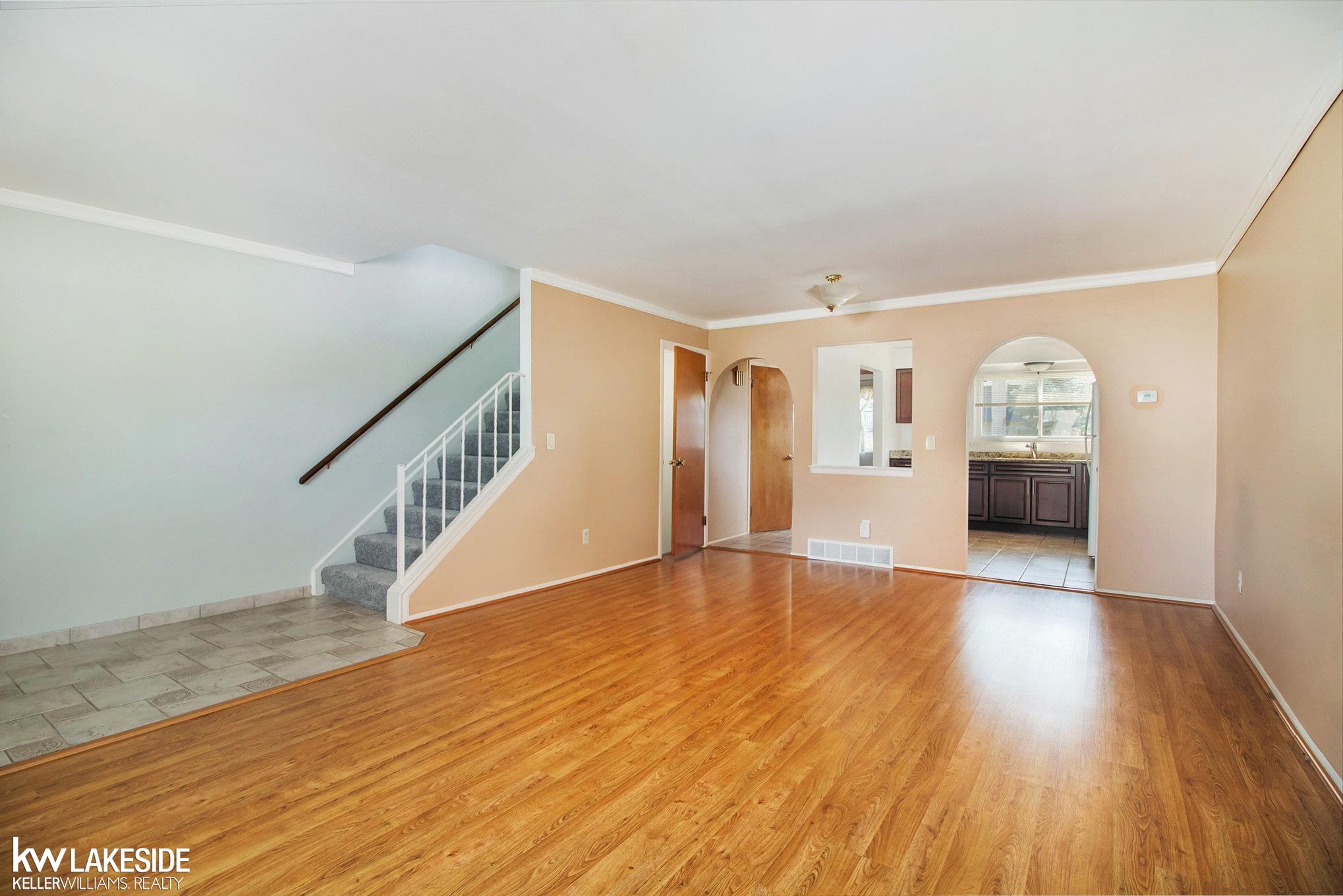 28306 Universal Drive photo 5