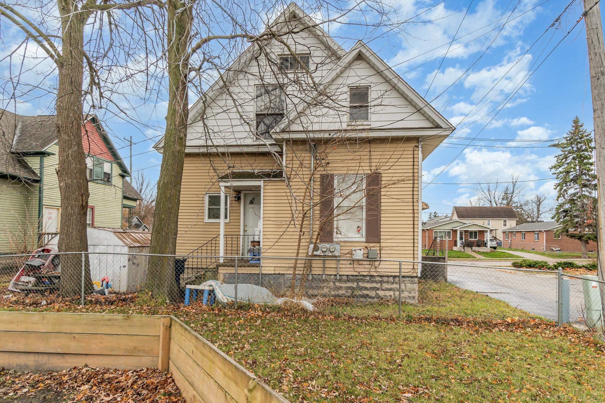 Homes for sale in Bay City City Bay, MI | 411 10Th St, Bay City City Bay, MI 48708 | MLS# 58050195172