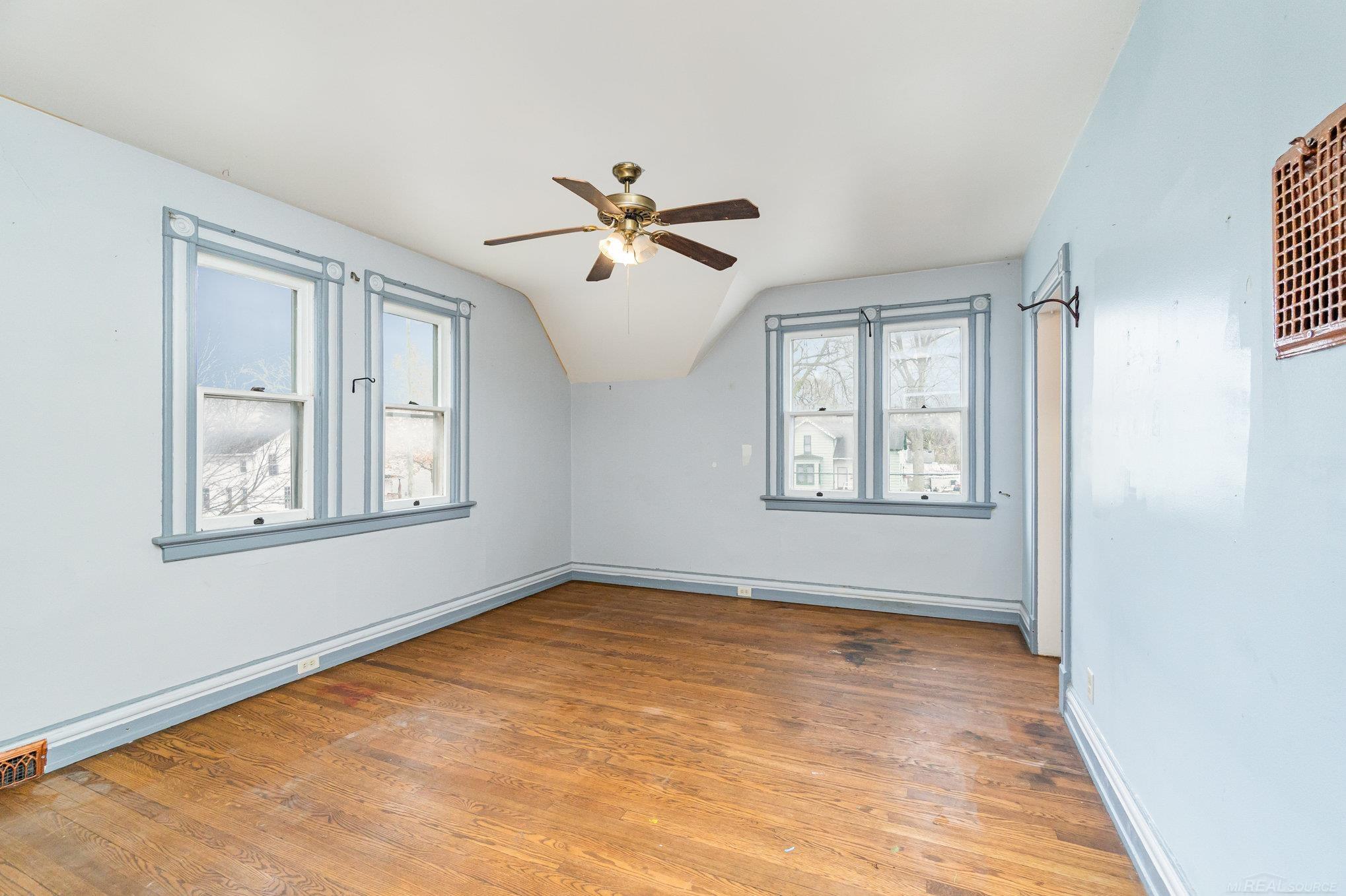 Homes for sale in Bay City City Bay, MI | 411 10Th St, Bay City City Bay, MI 48708 | MLS# 58050195172