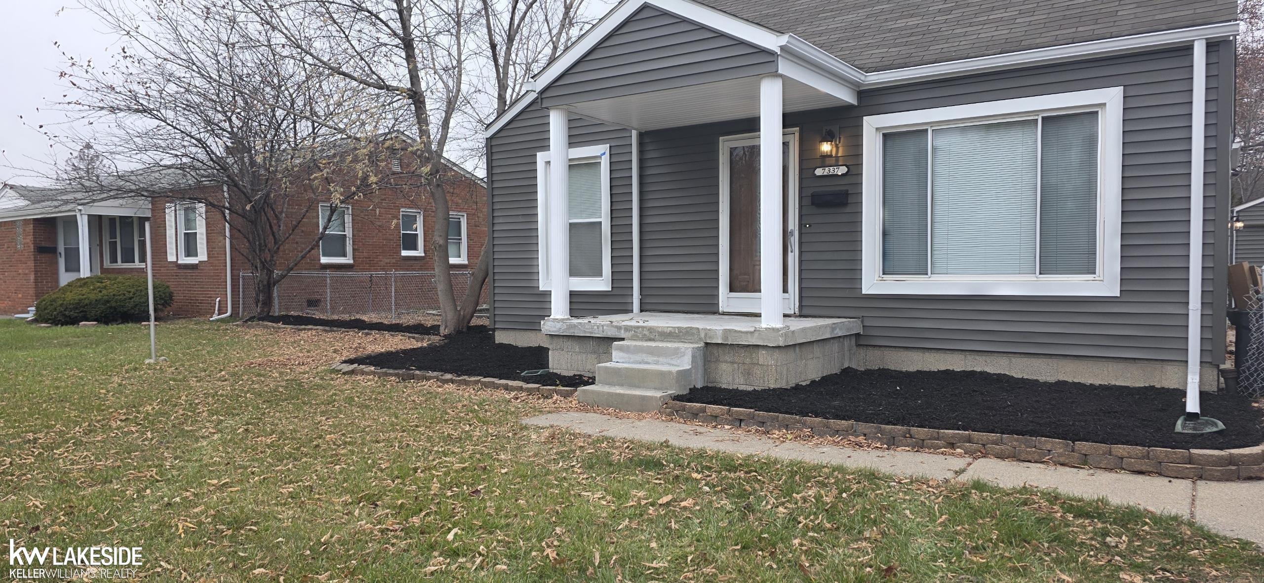 Center Line, MI, 48015